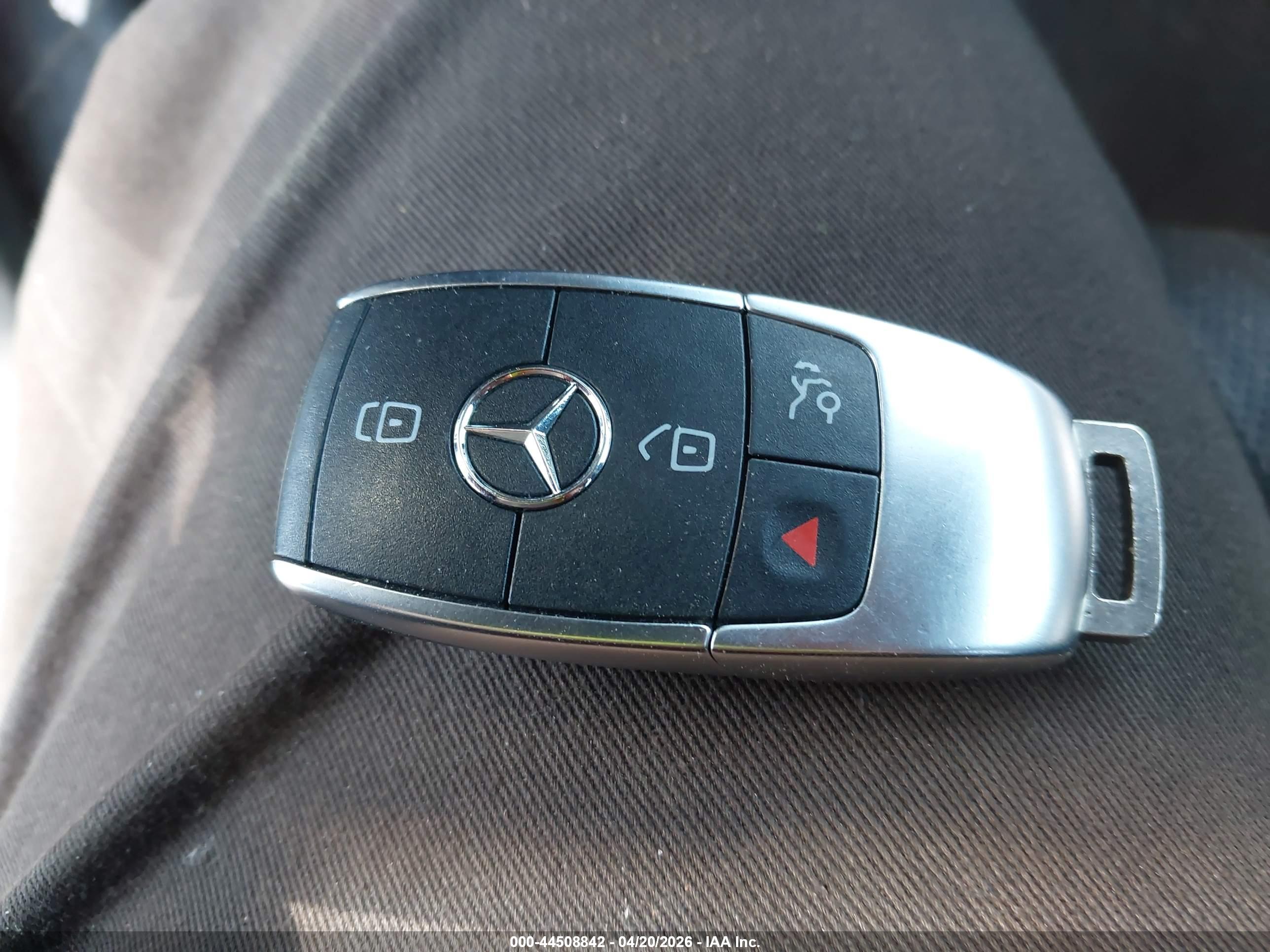 MERCEDES-BENZ GLE image 11