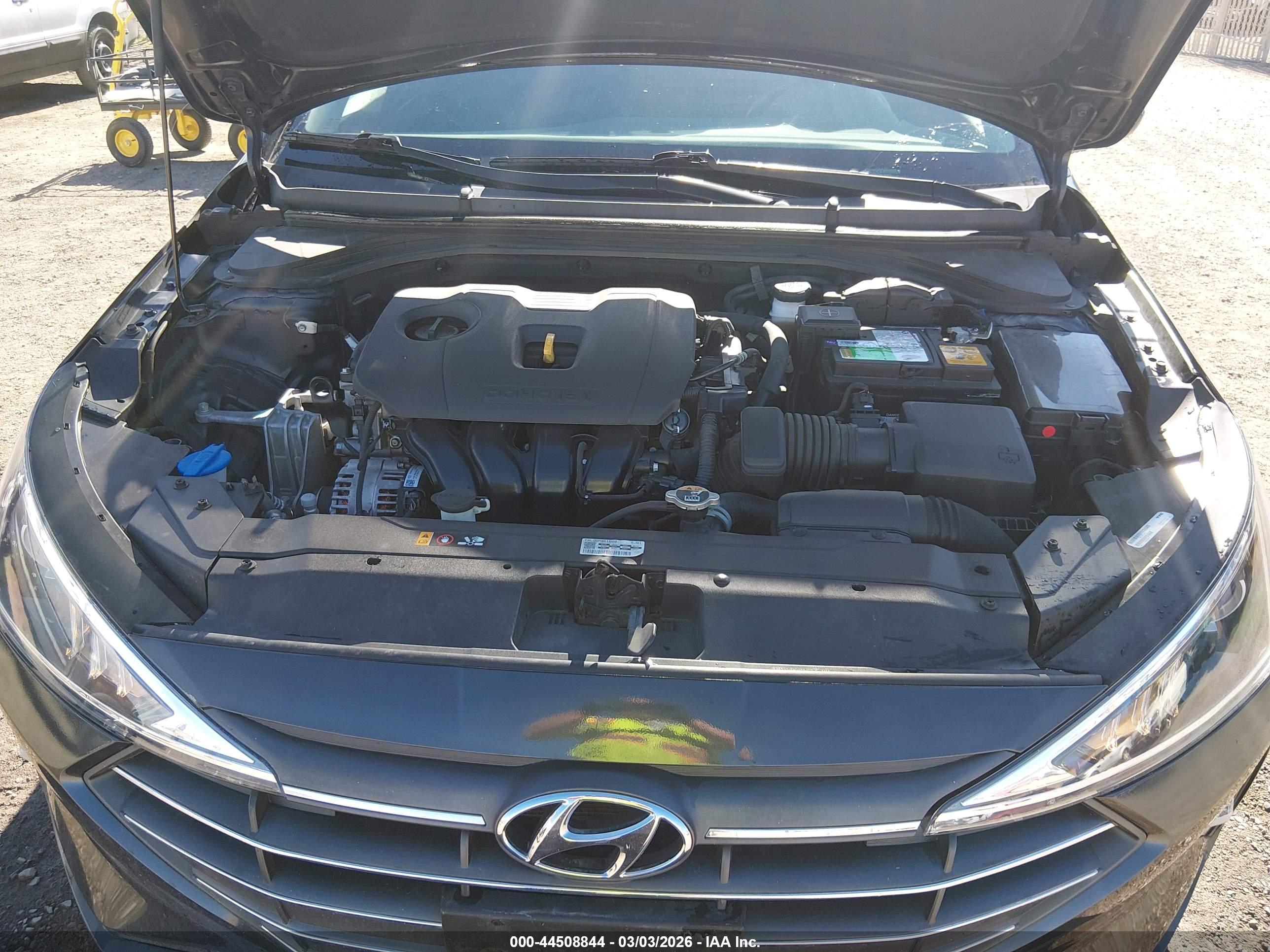 HYUNDAI ELANTRA image 10