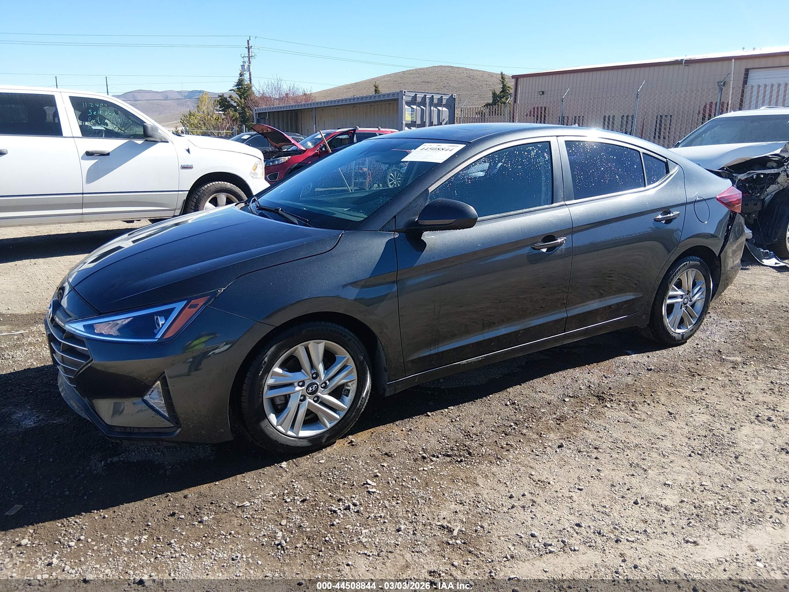 HYUNDAI ELANTRA image 2