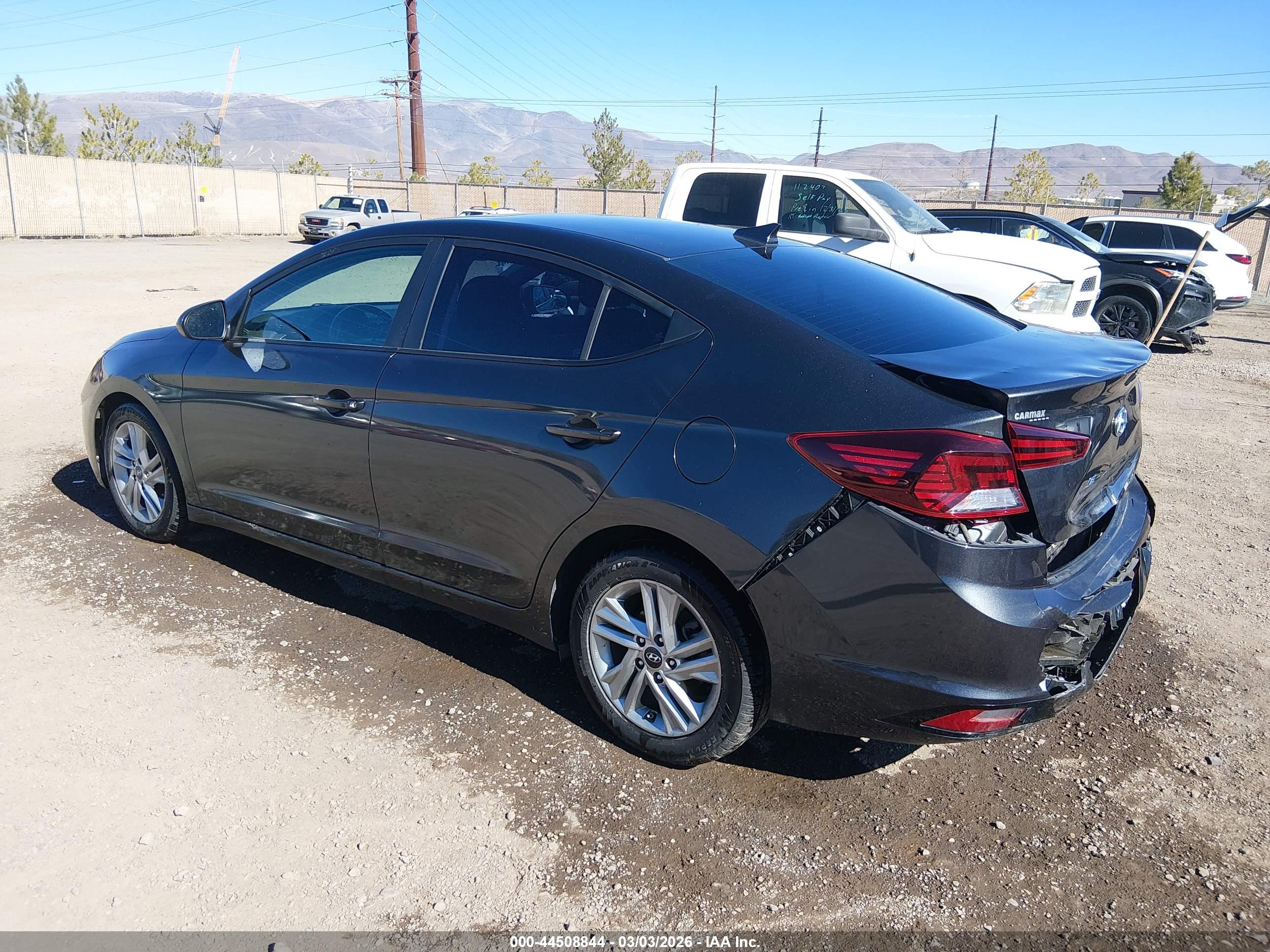 HYUNDAI ELANTRA image 3