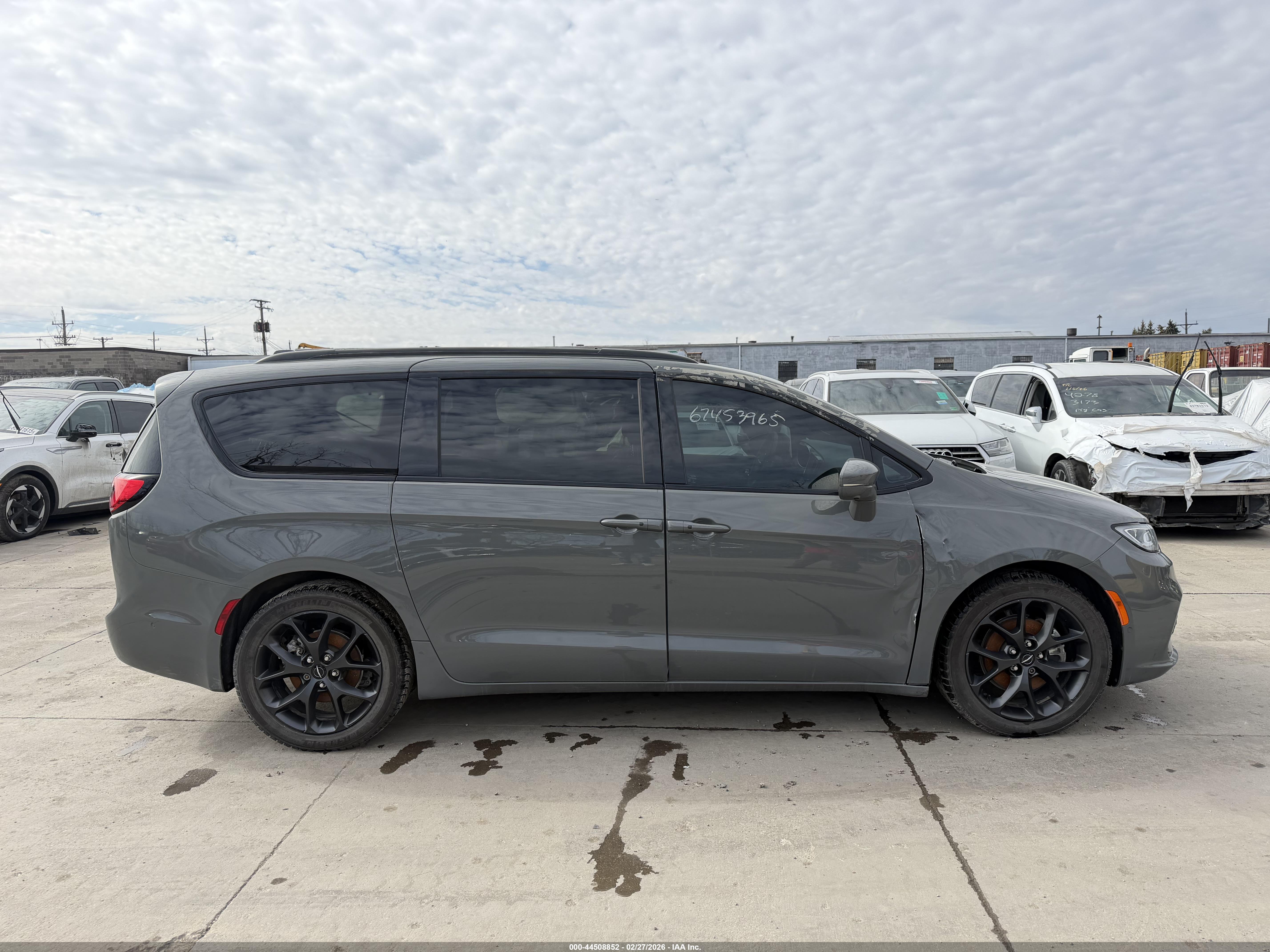 CHRYSLER PACIFICA image 6