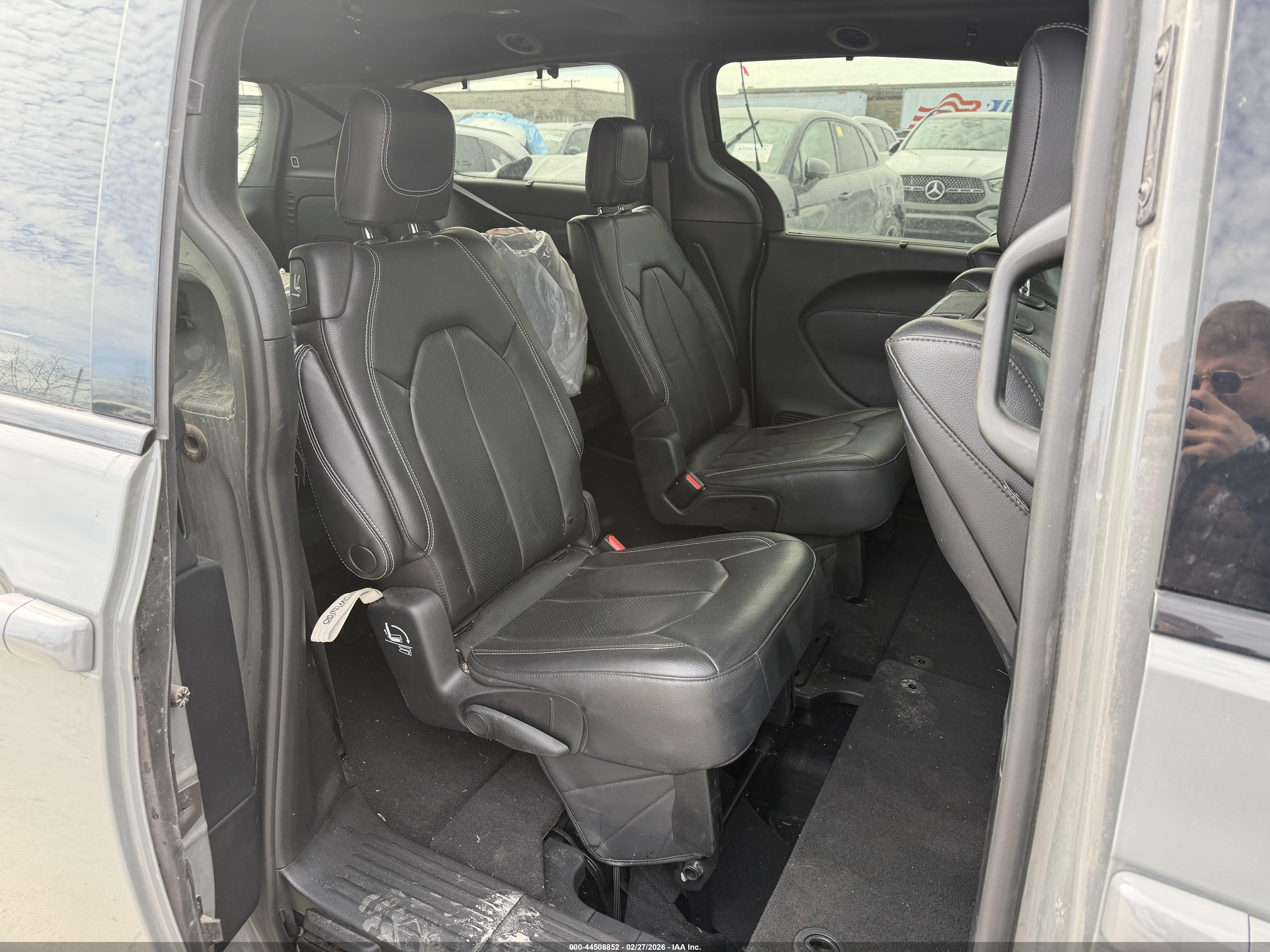 CHRYSLER PACIFICA image 8