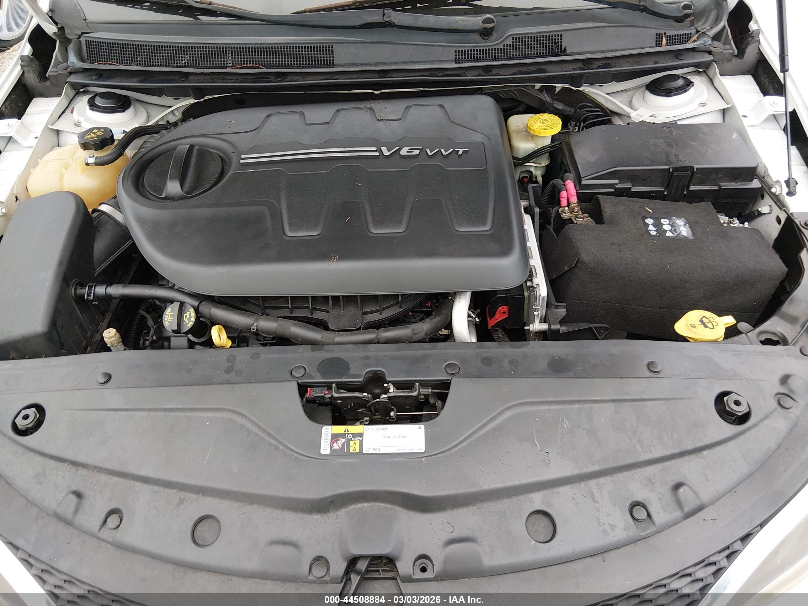 CHRYSLER 200 image 10