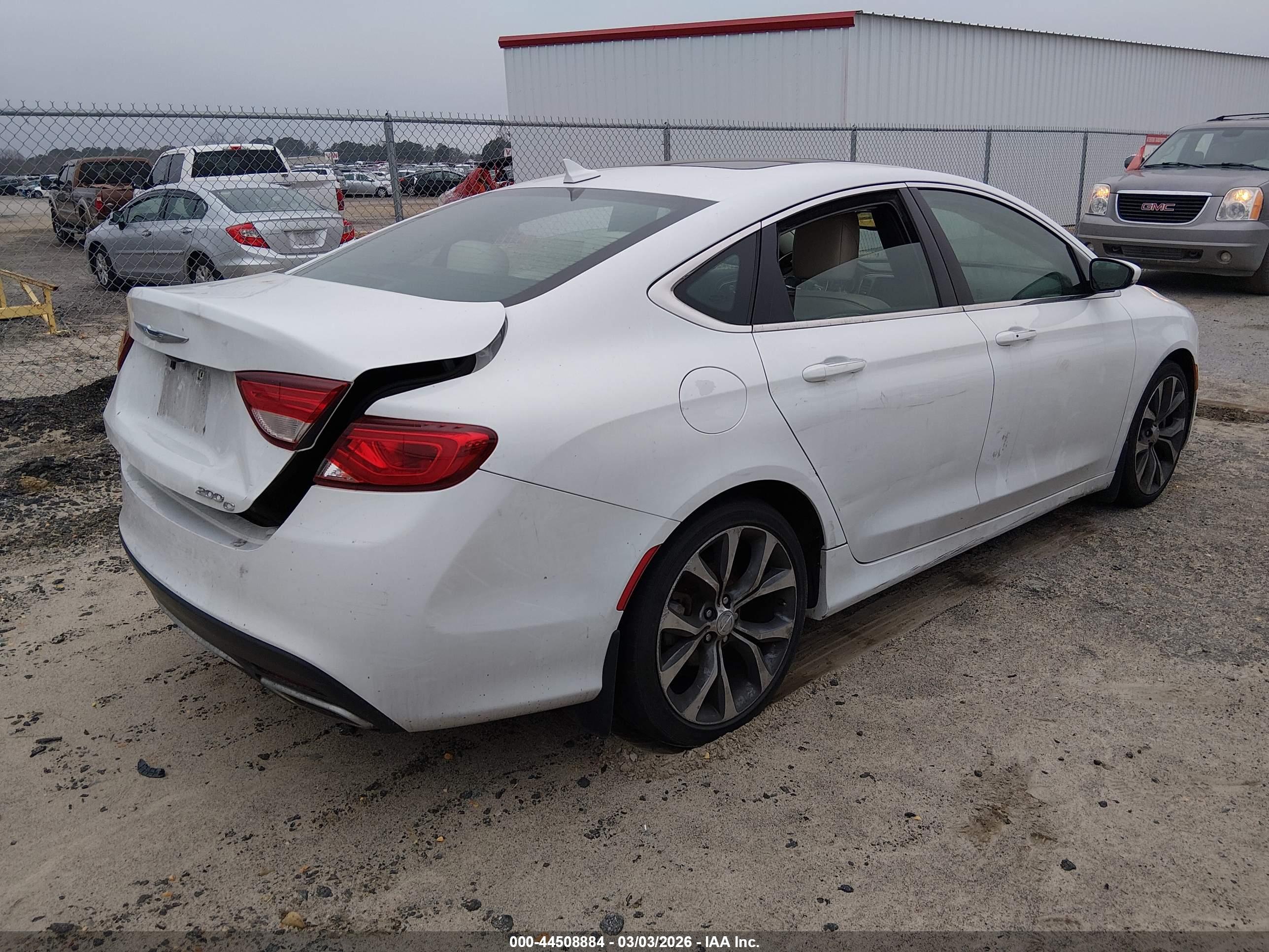CHRYSLER 200 image 4