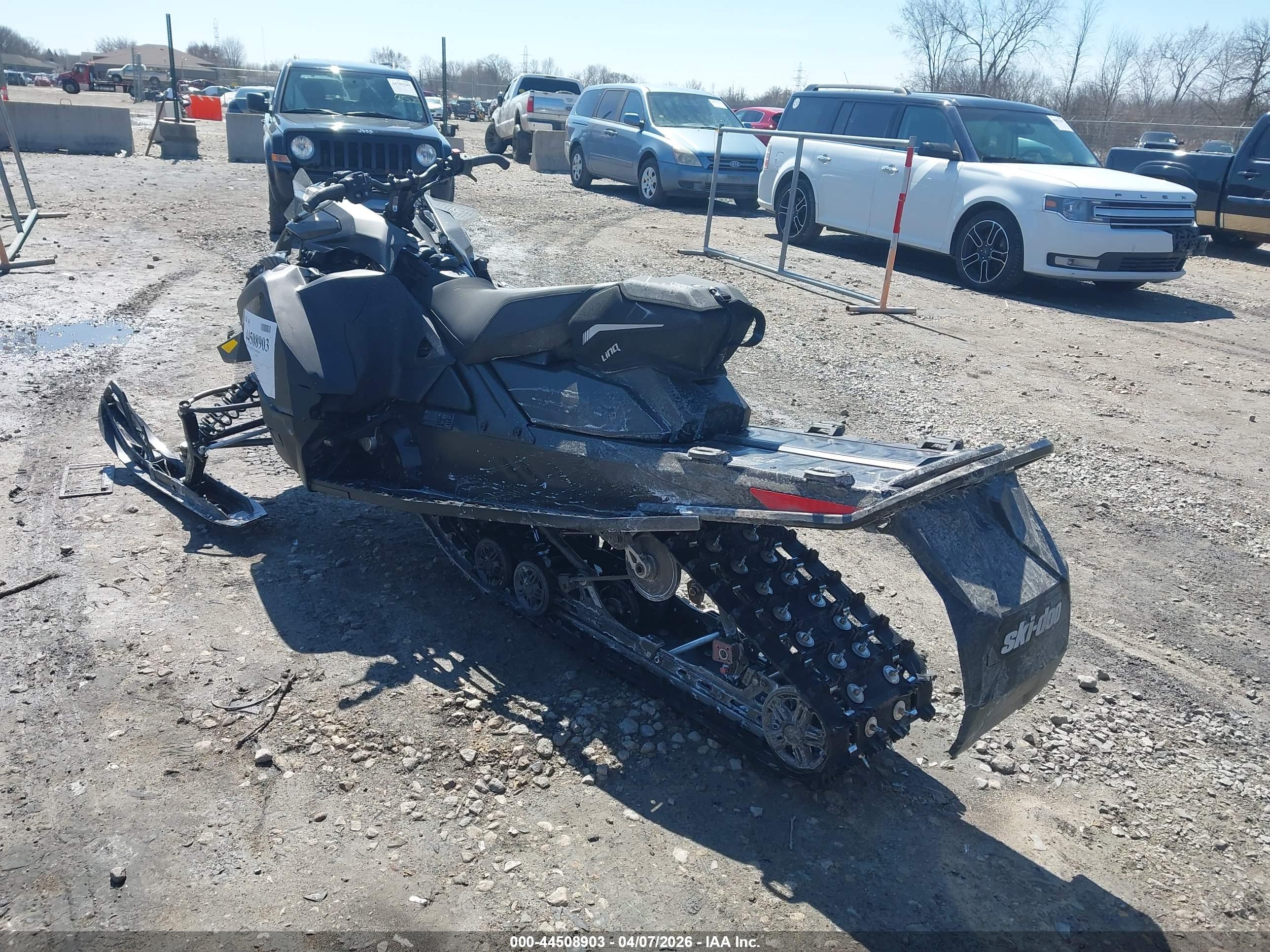 SKI DOO image 3