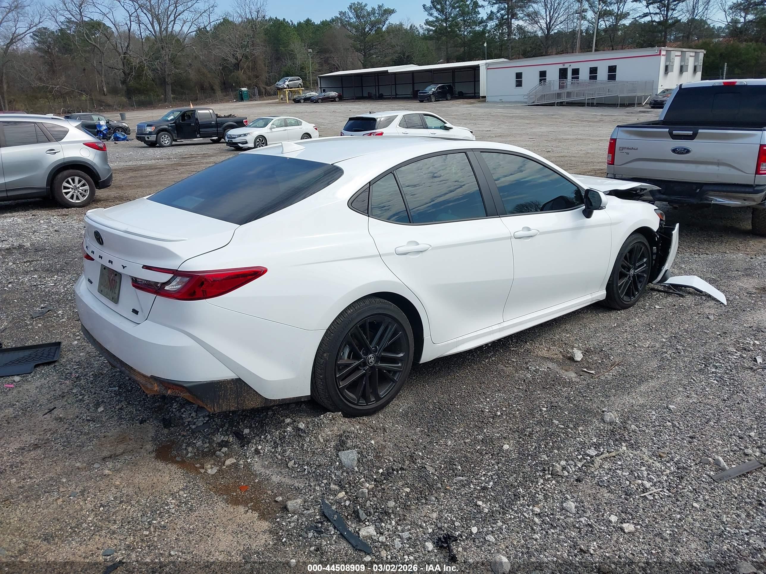 TOYOTA CAMRY image 4