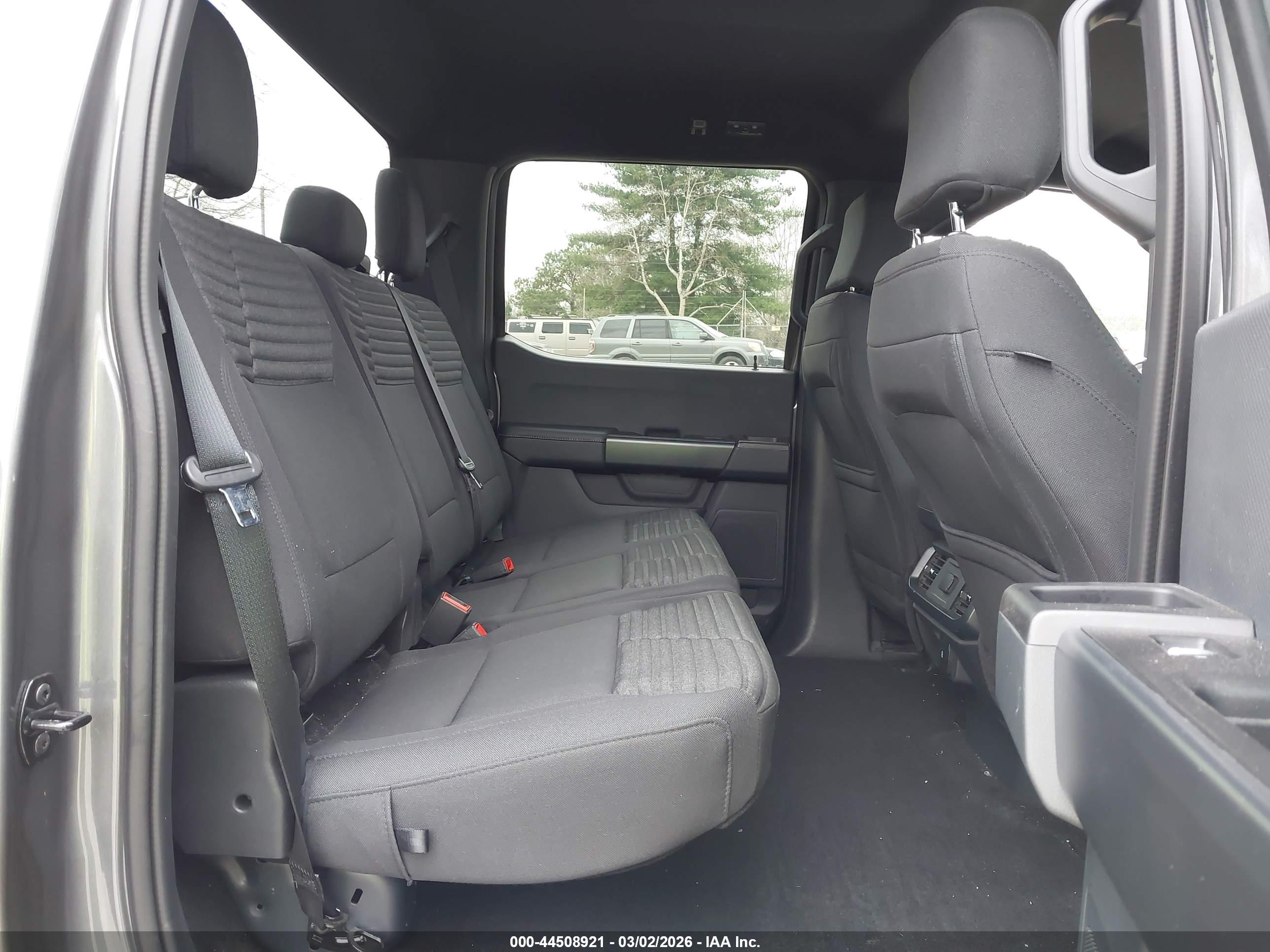 FORD F-150 image 8