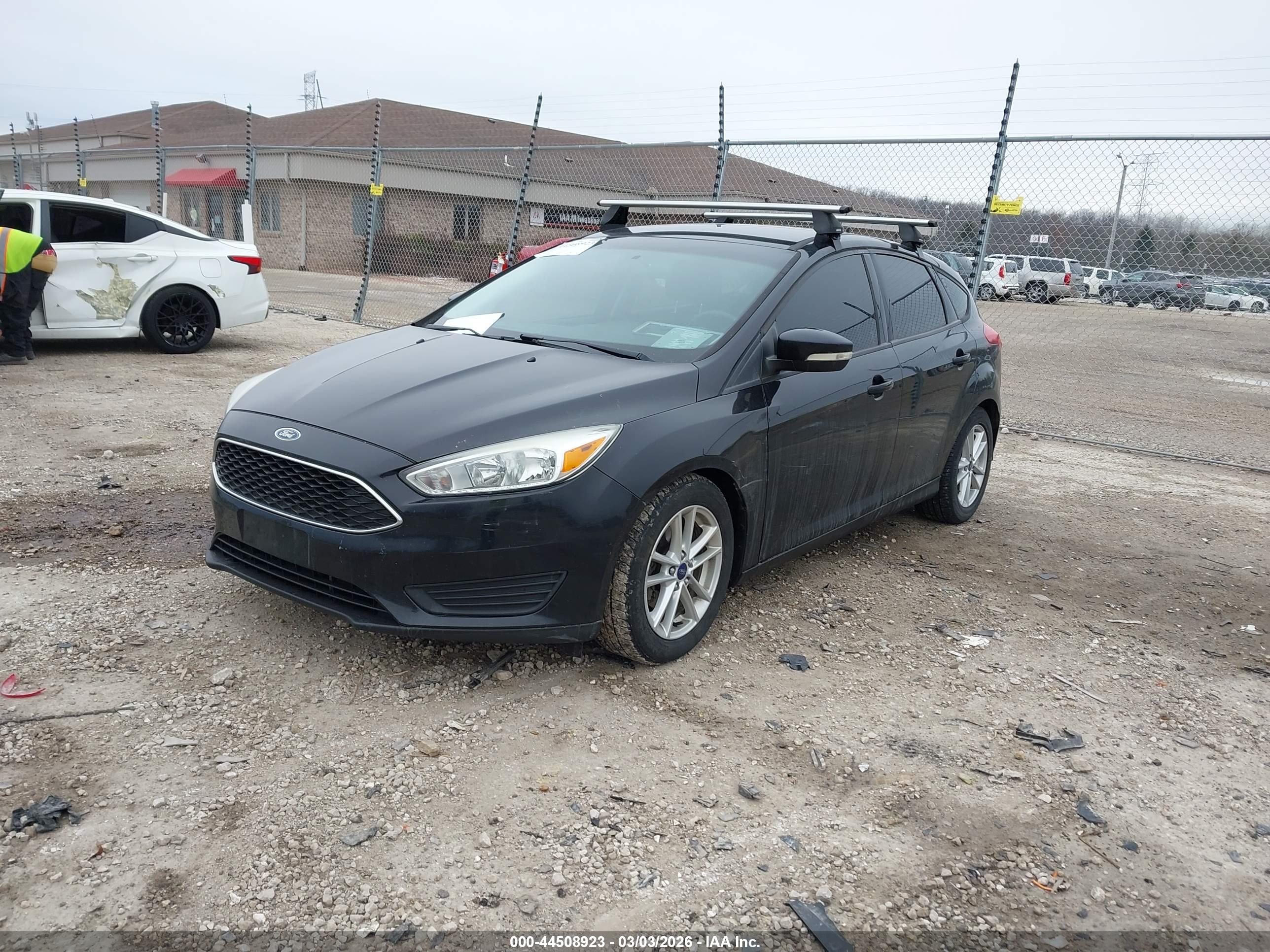 FORD FOCUS image 2
