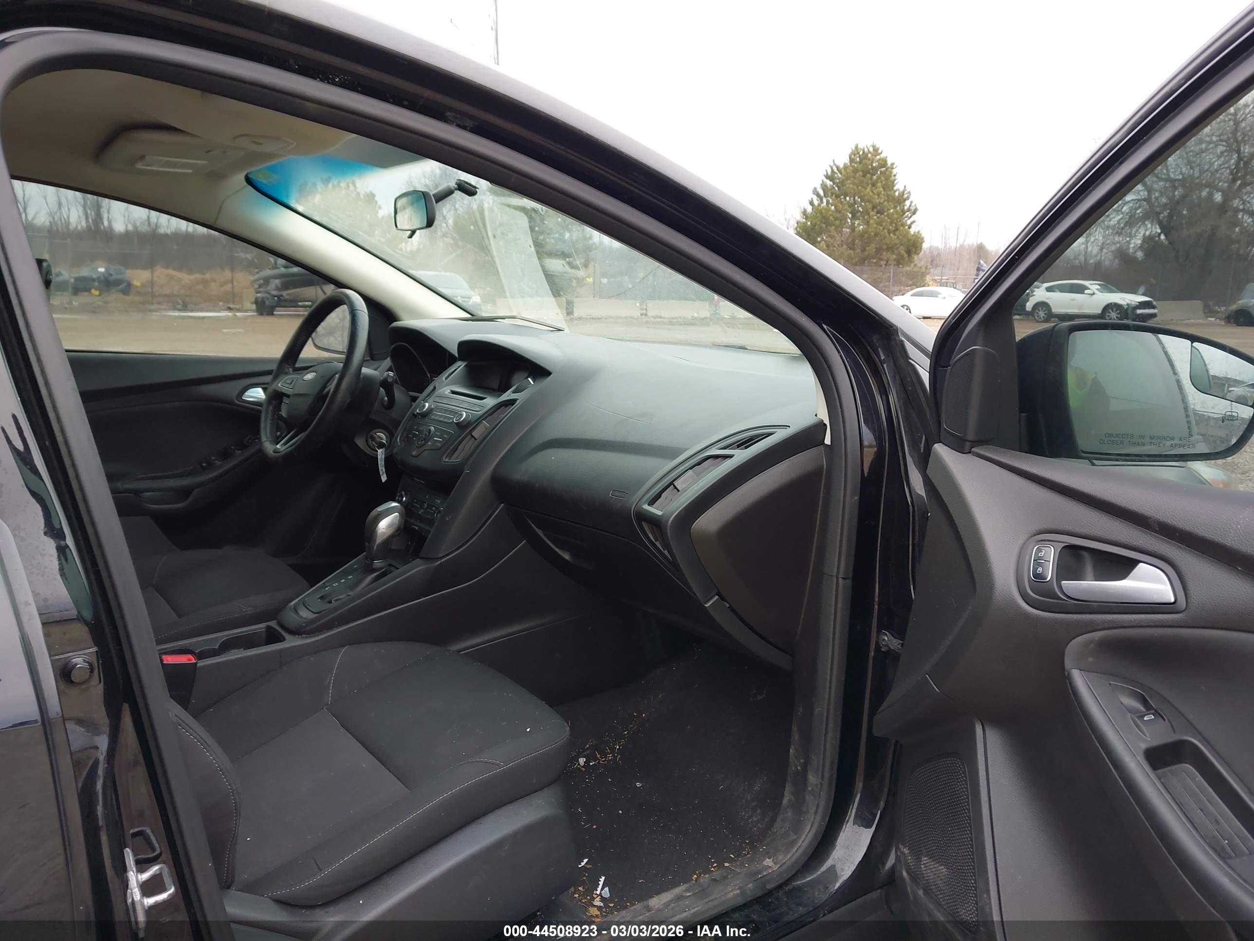 FORD FOCUS image 5