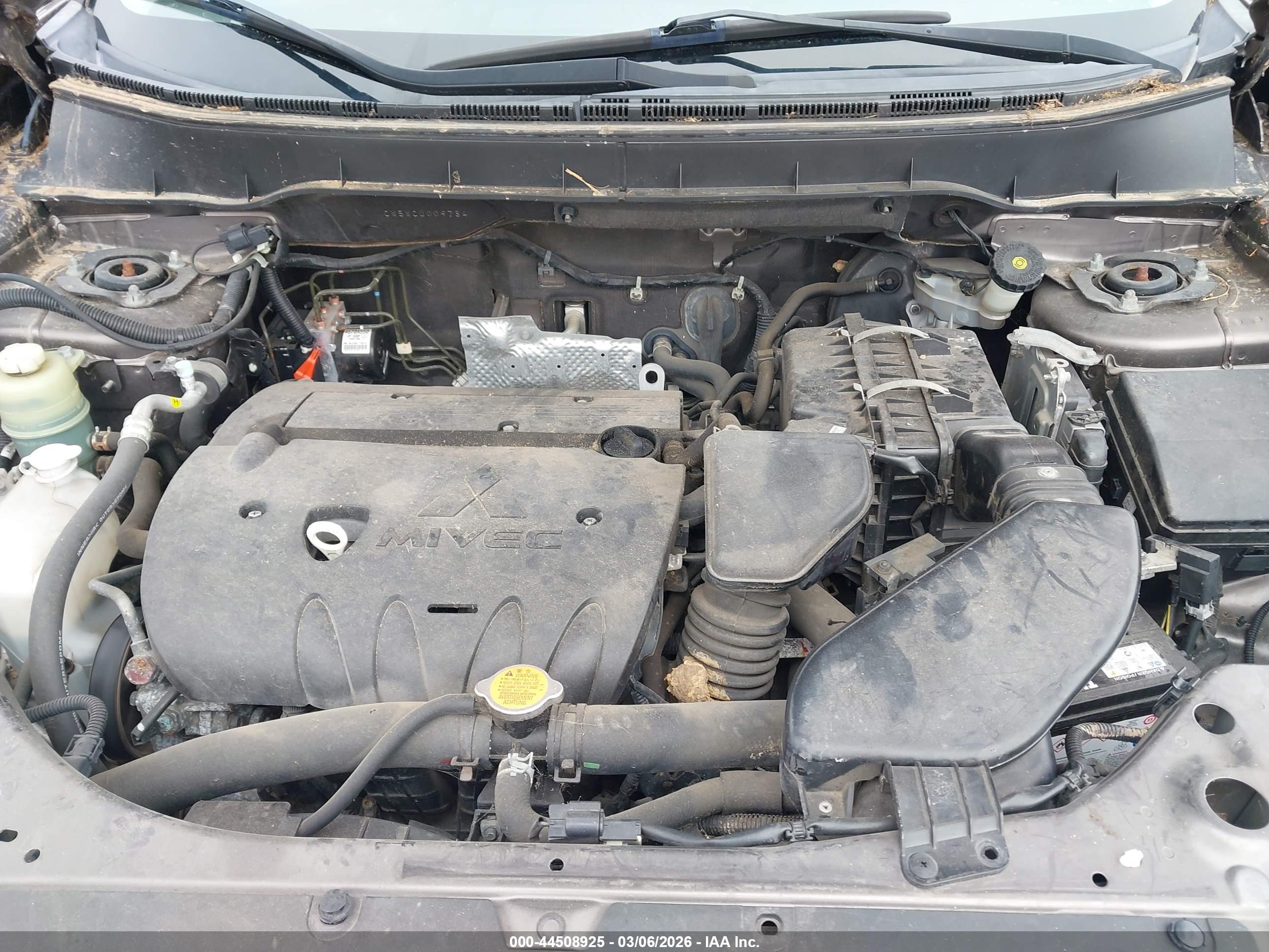 MITSUBISHI OUTLANDER image 10