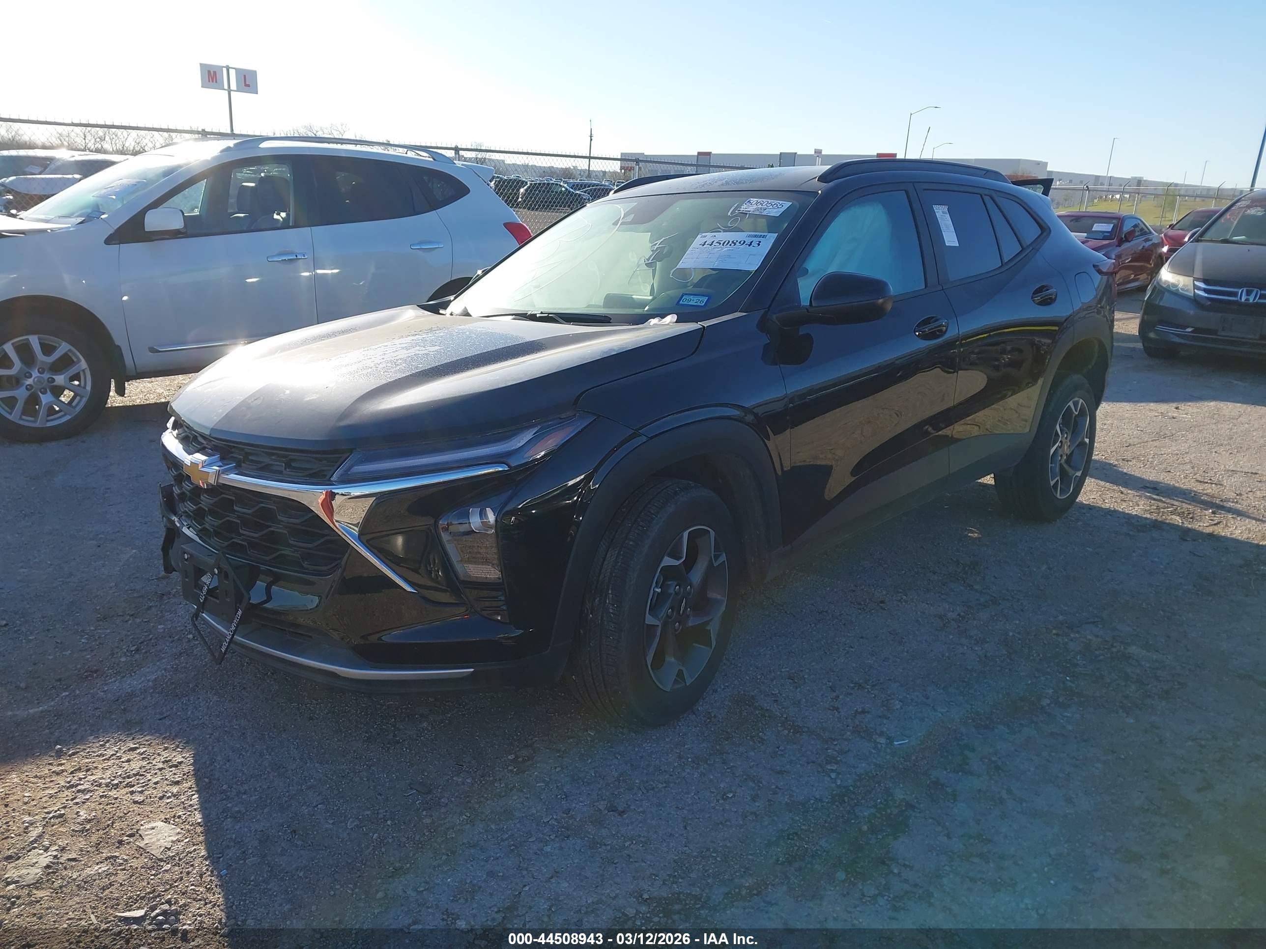 CHEVROLET TRAX image 2