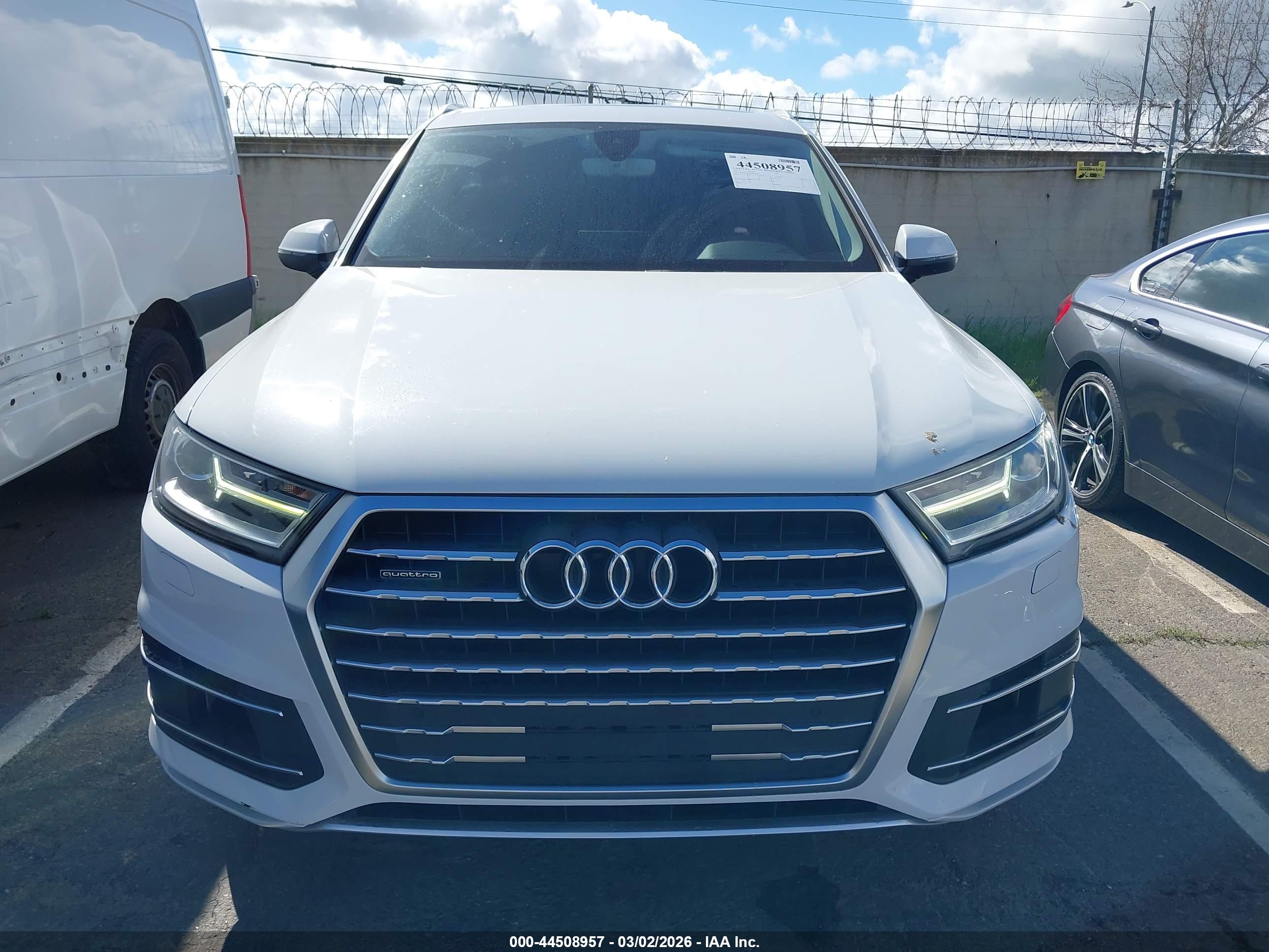 AUDI Q7 image 6