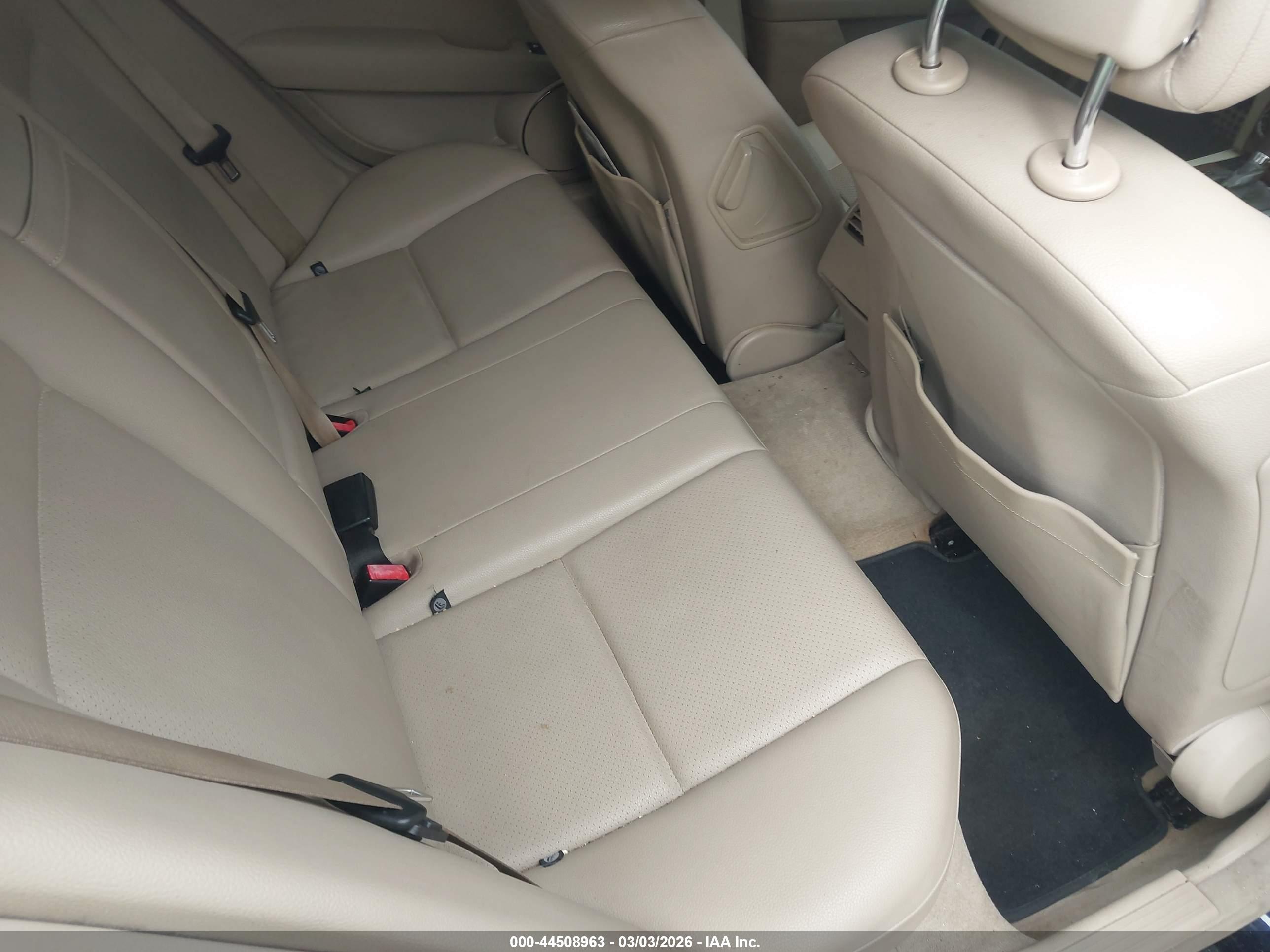 MERCEDES-BENZ C image 8