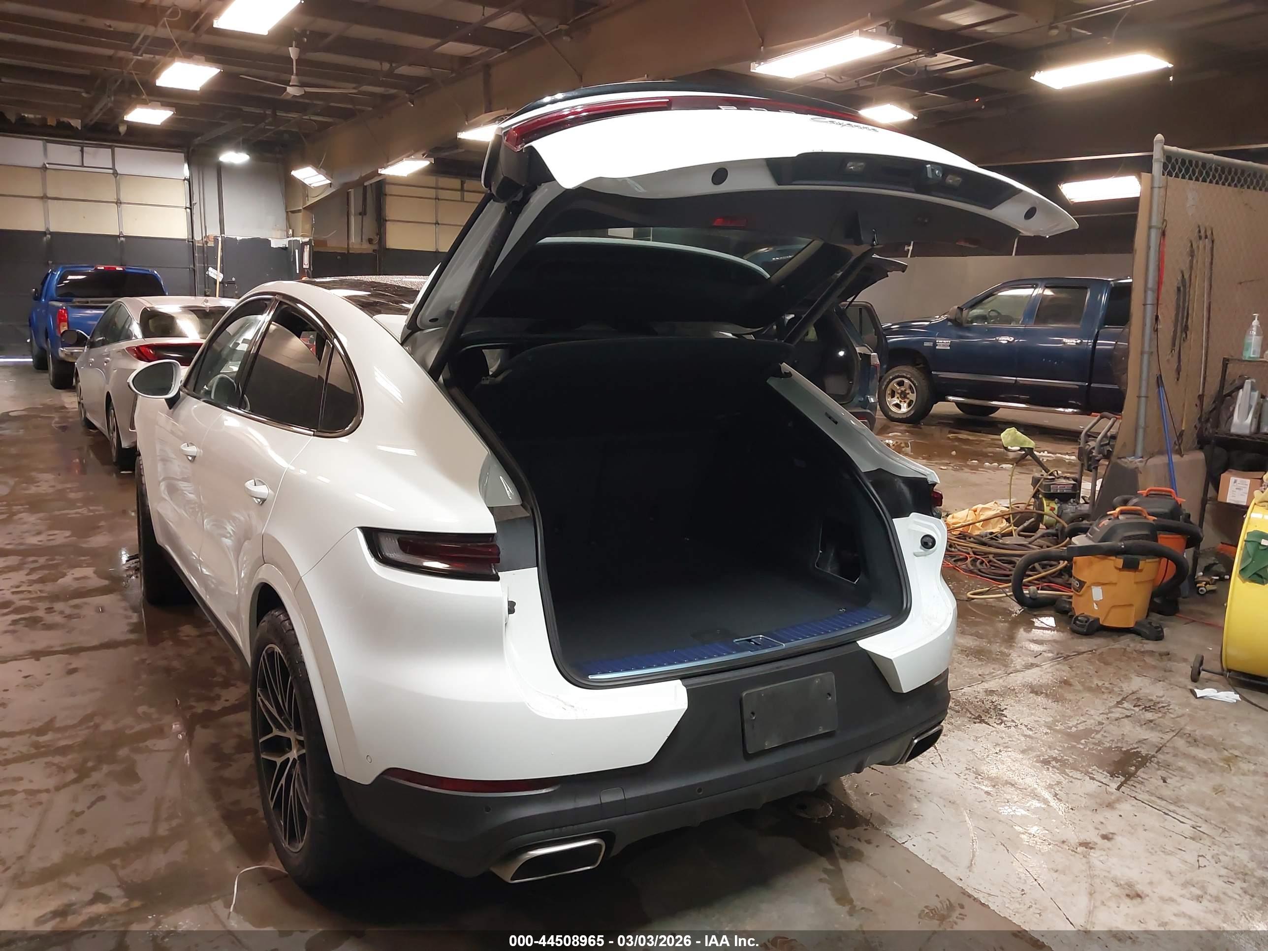 PORSCHE CAYENNE image 3