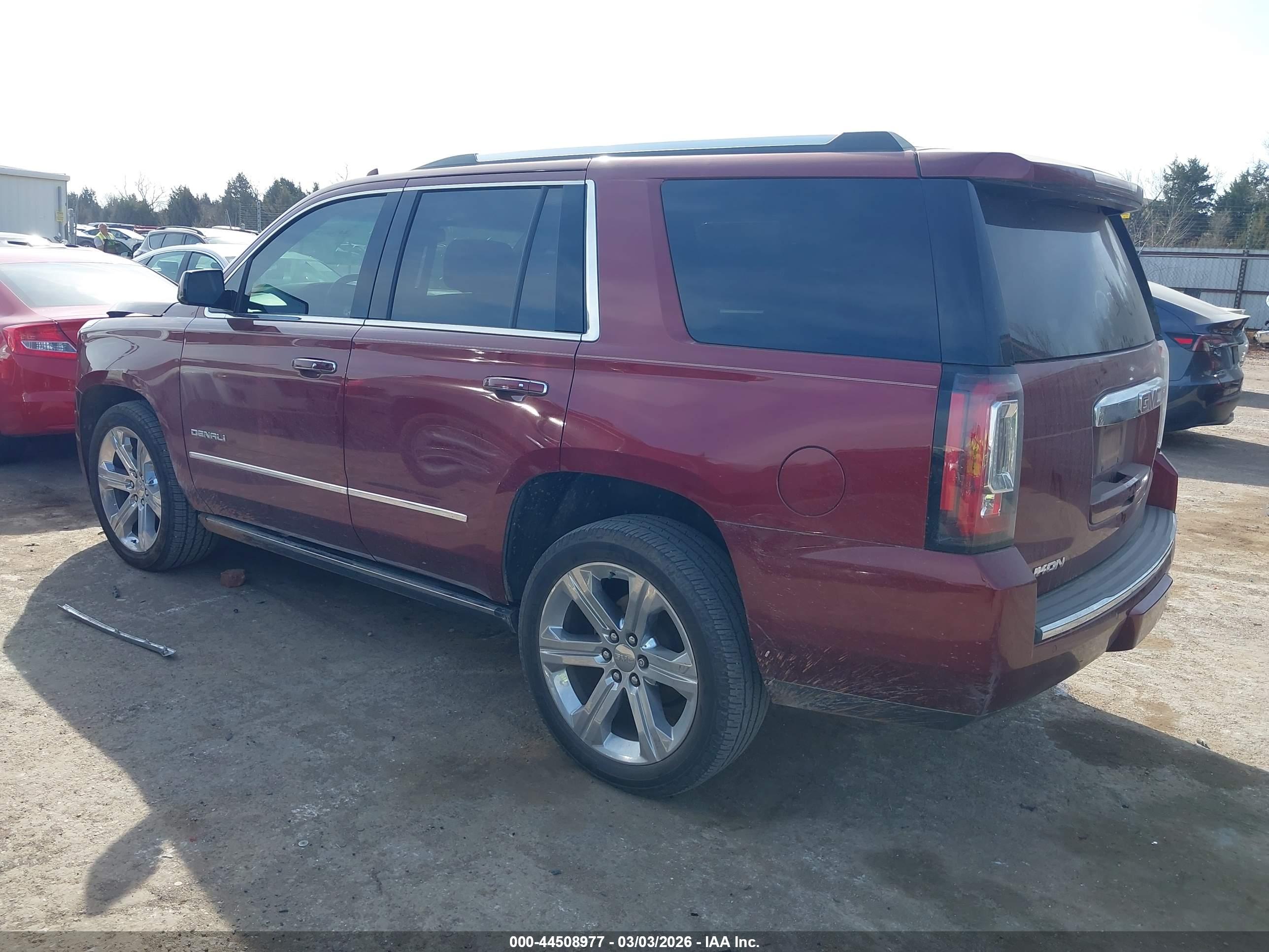 GMC YUKON image 3