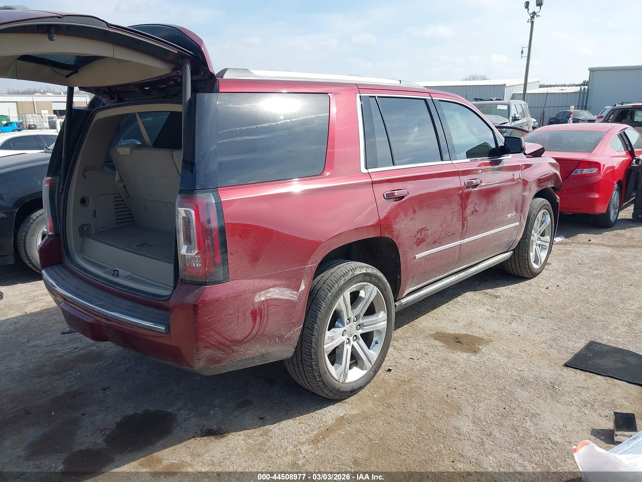 GMC YUKON image 4