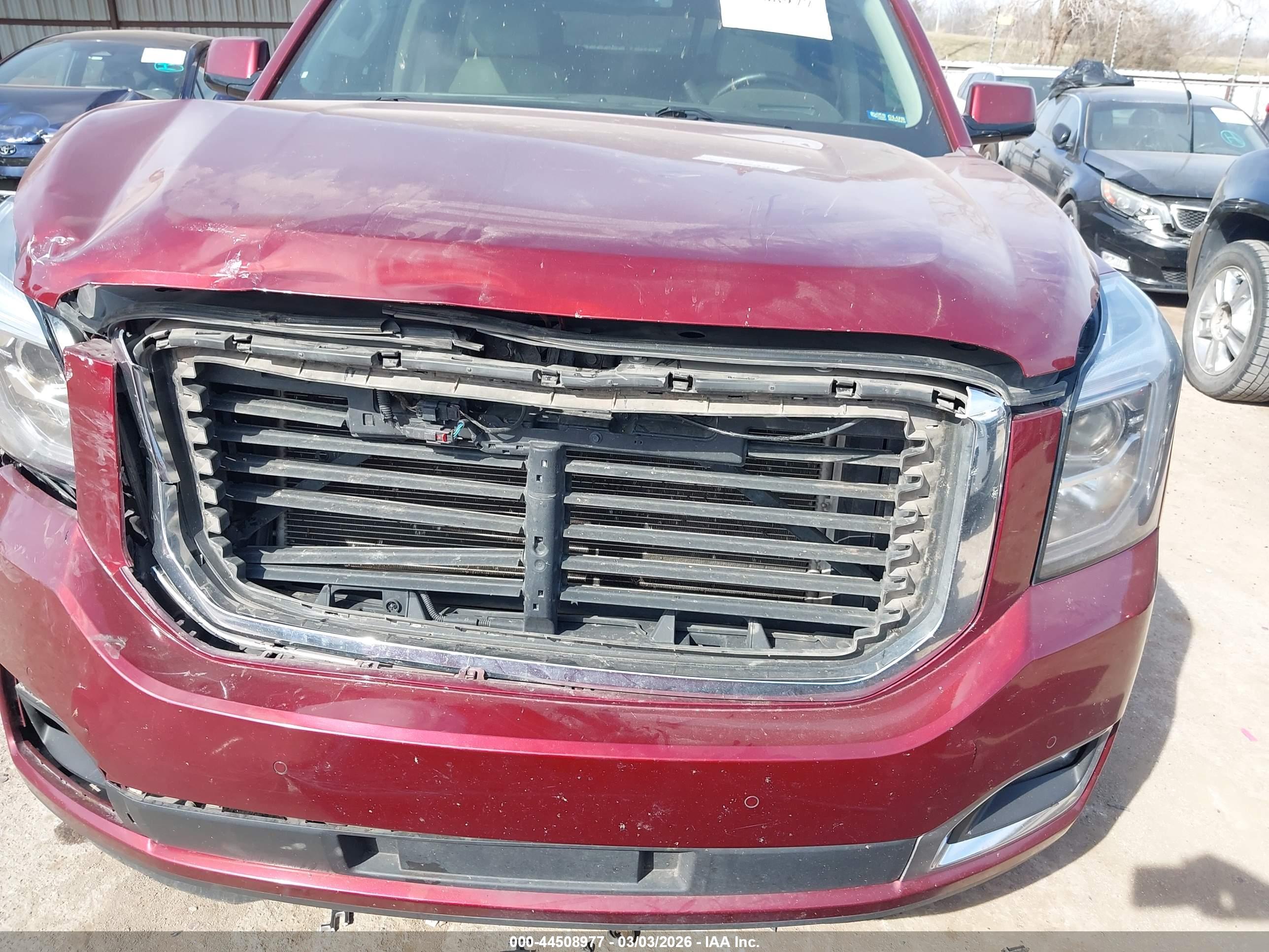 GMC YUKON image 6