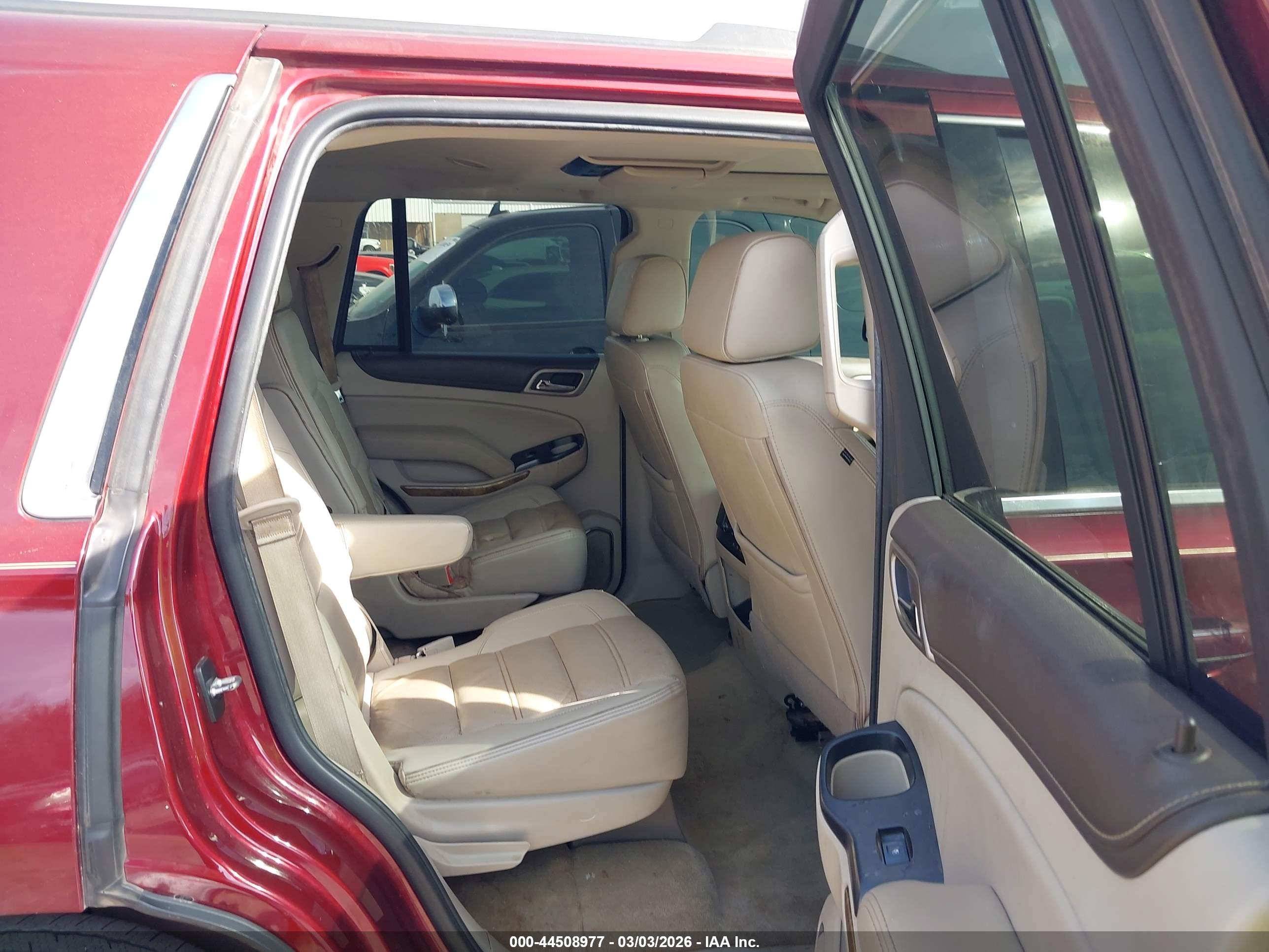 GMC YUKON image 8