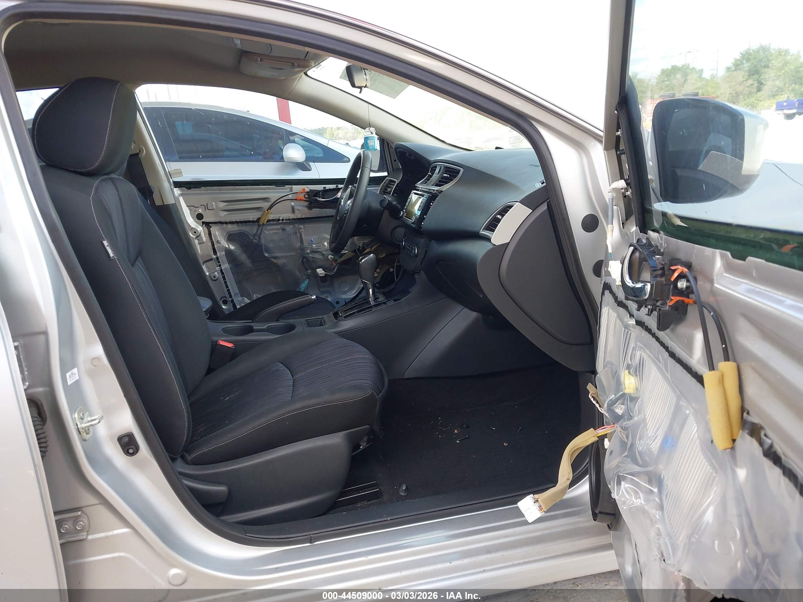 NISSAN SENTRA image 5