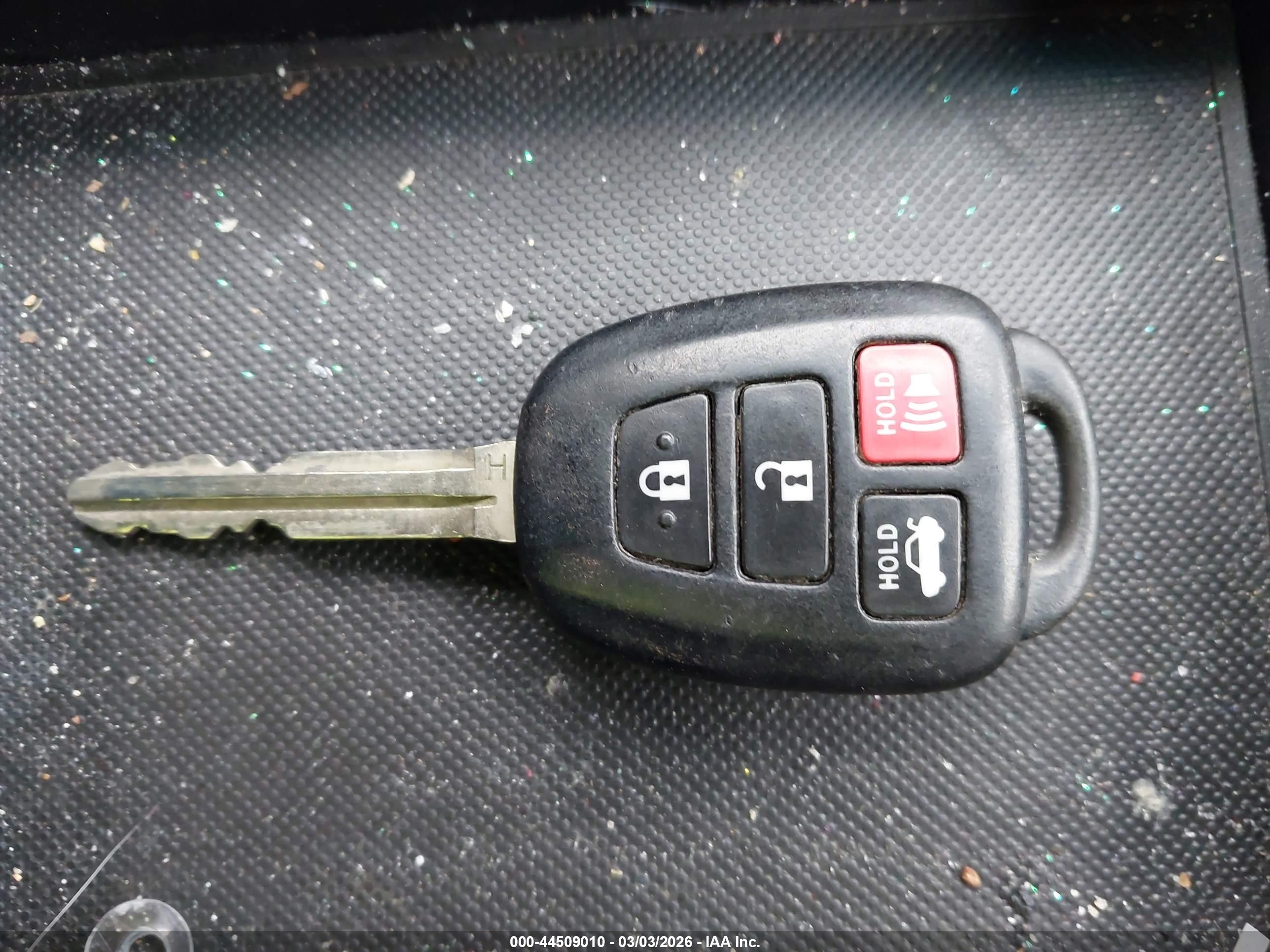 TOYOTA CAMRY image 11