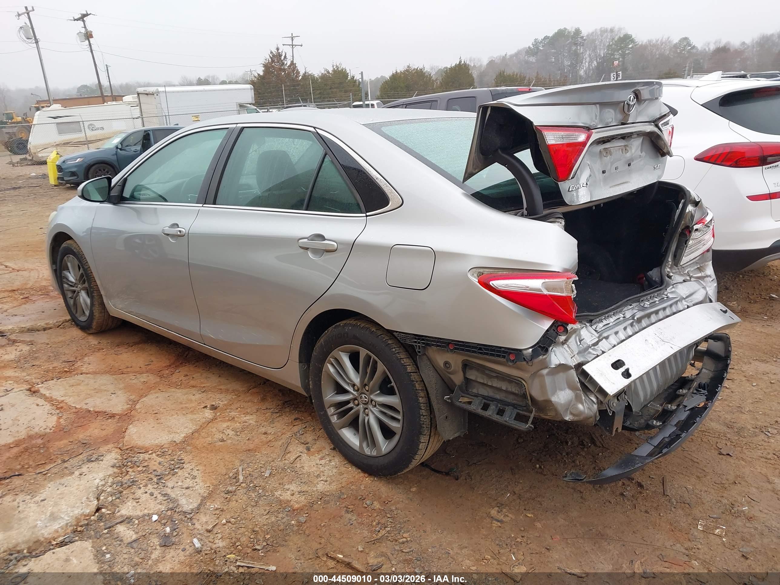 TOYOTA CAMRY image 3