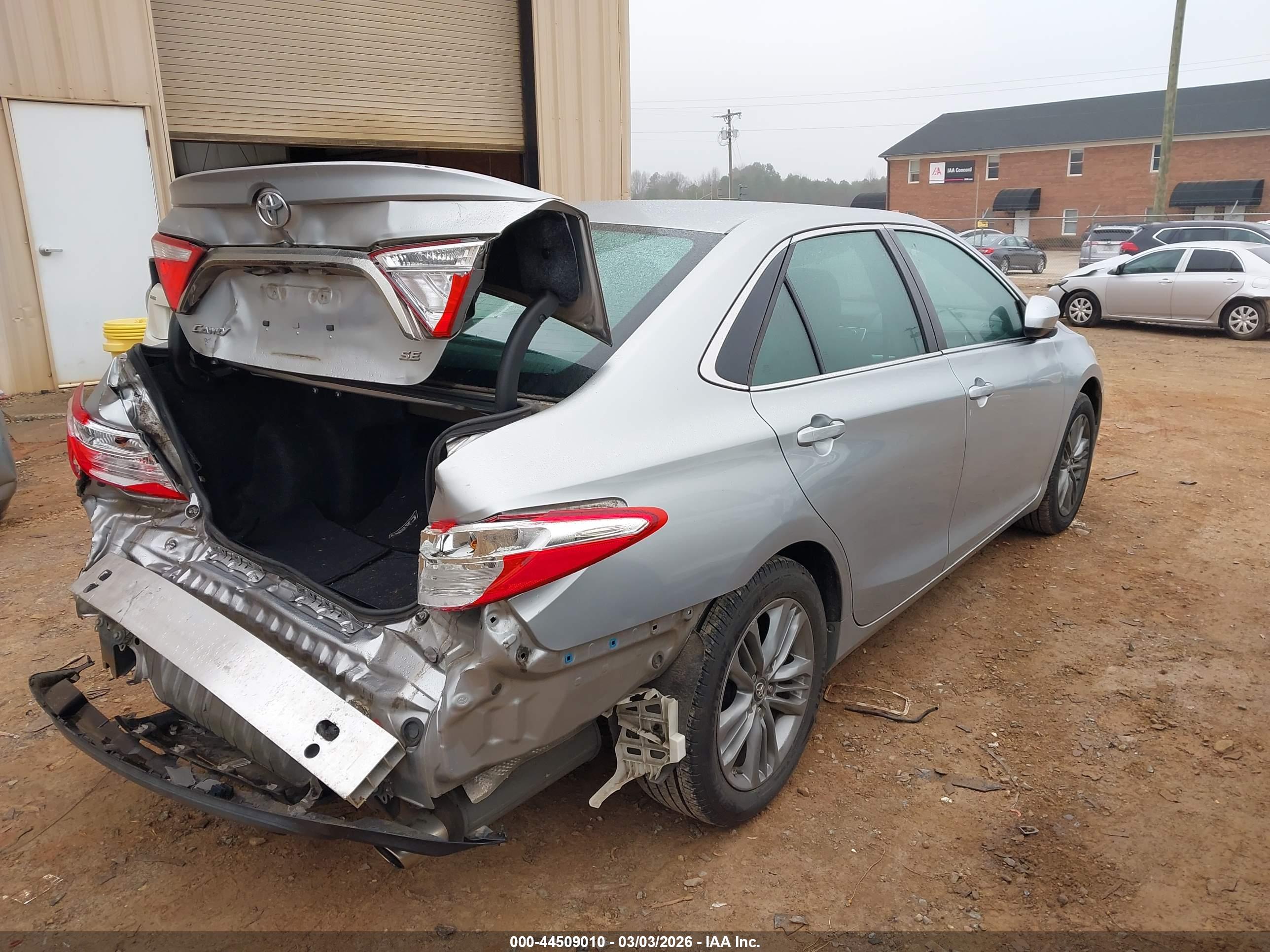 TOYOTA CAMRY image 4