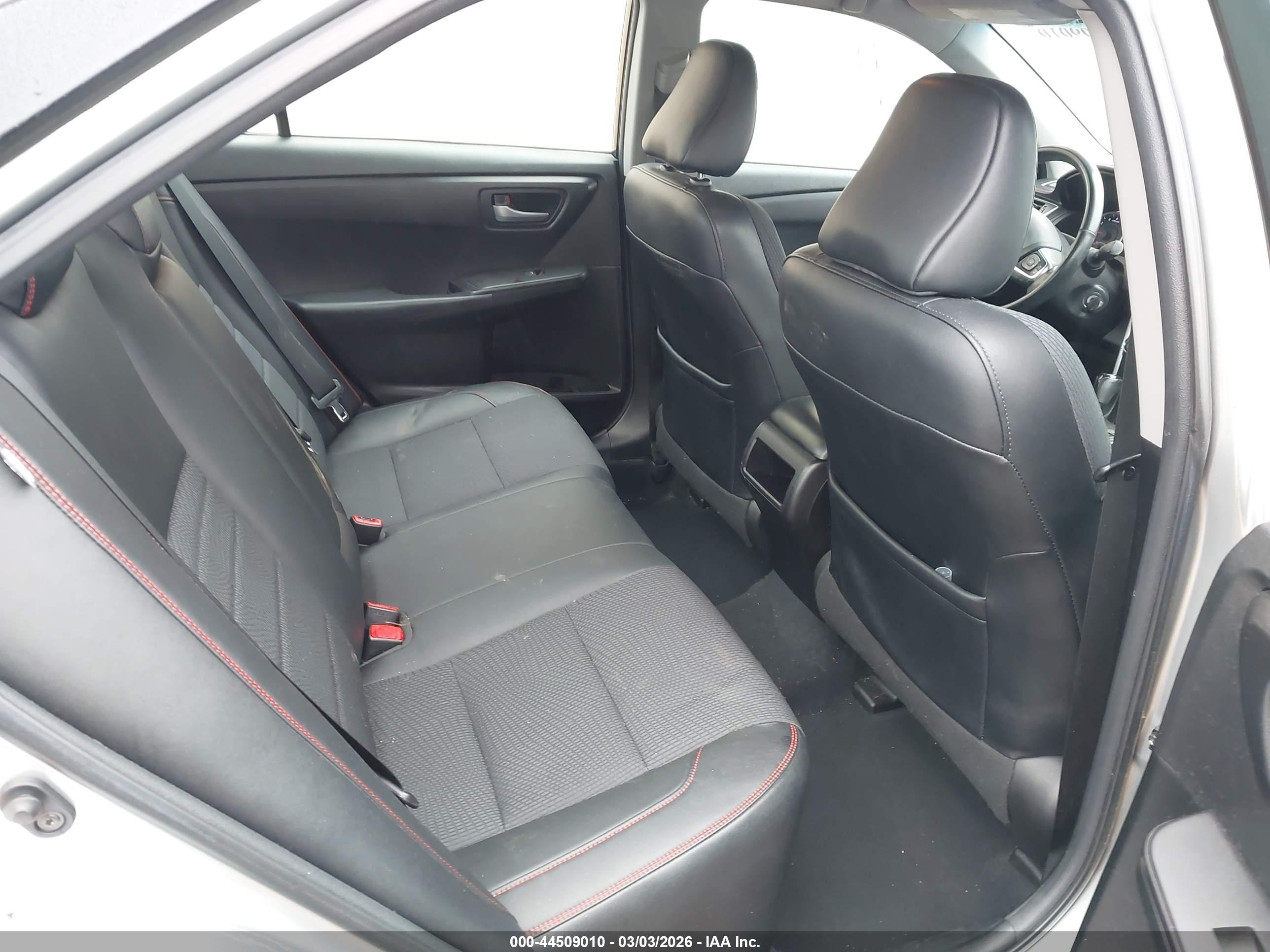 TOYOTA CAMRY image 8