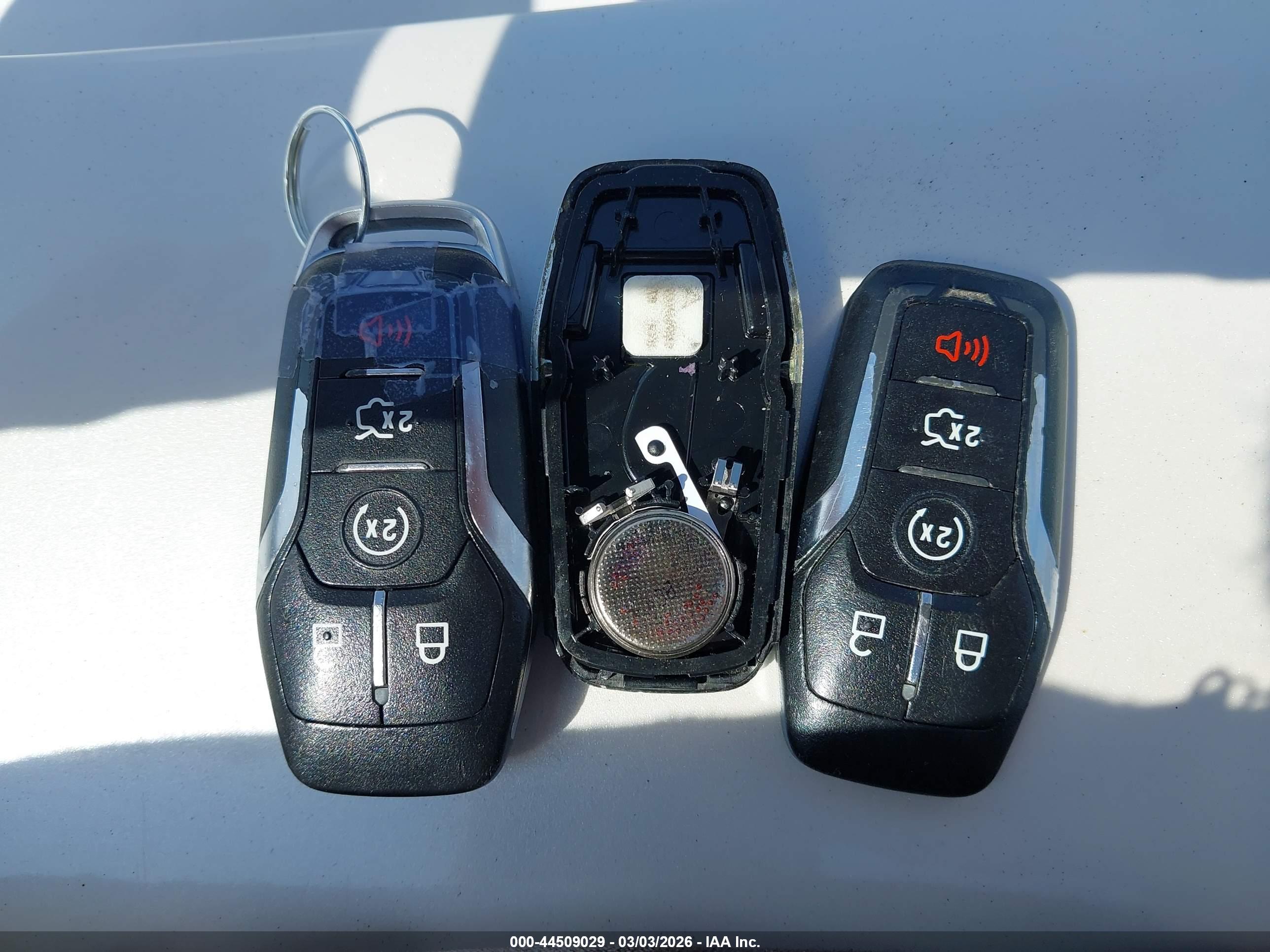 FORD FUSION image 11