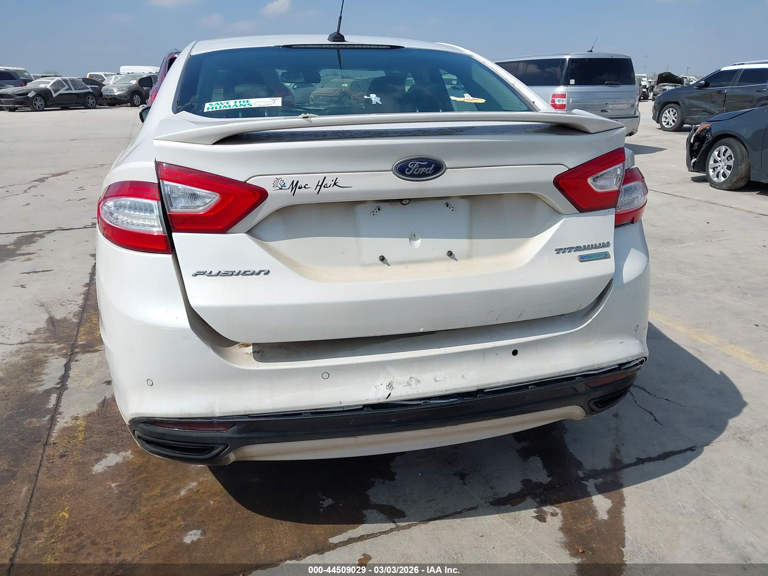 FORD FUSION image 6