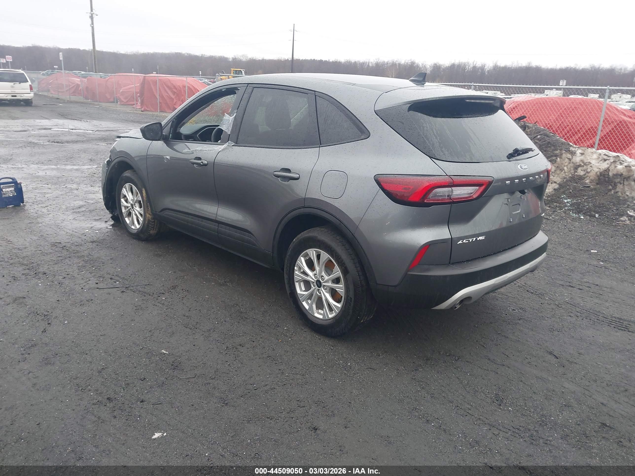 FORD ESCAPE image 3