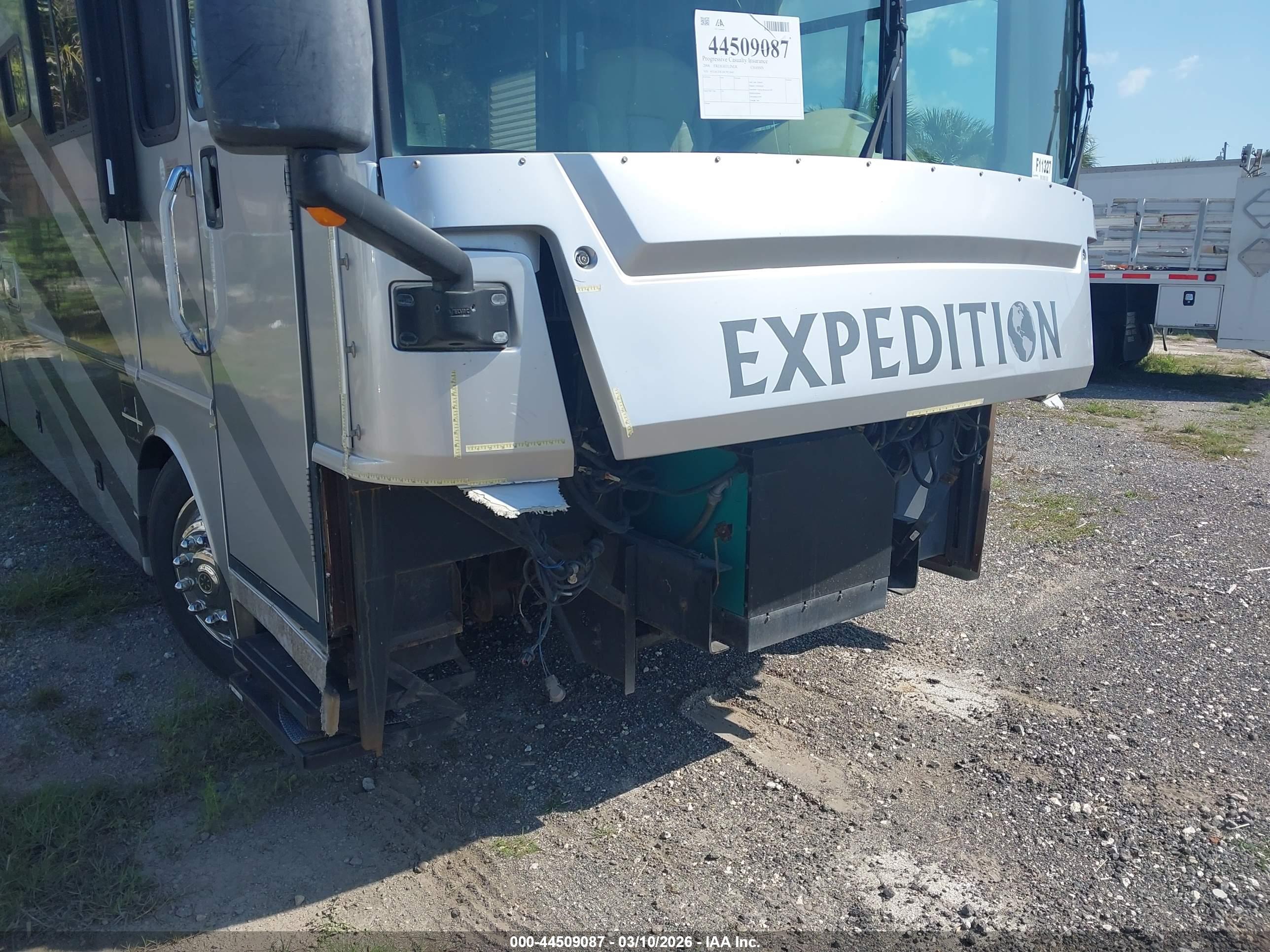 FREIGHTLINER CHASSIS image 6