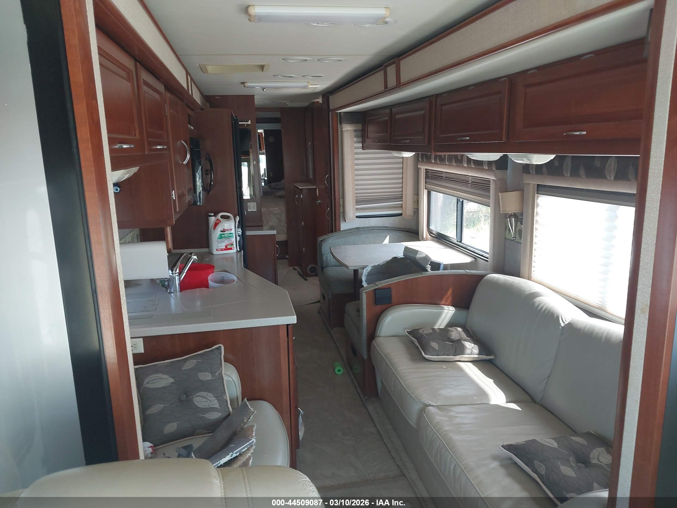 FREIGHTLINER CHASSIS image 8