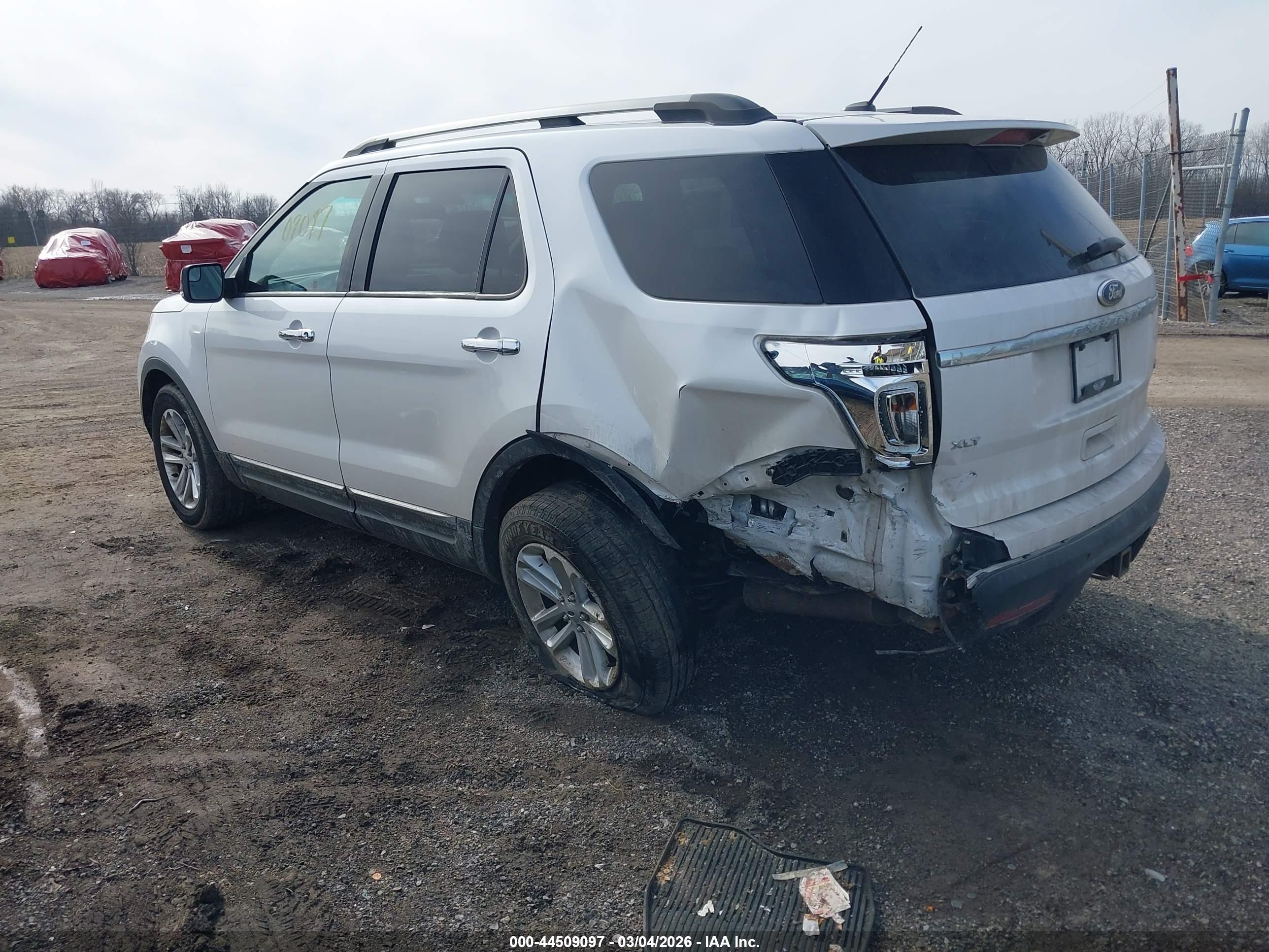 FORD EXPLORER image 3