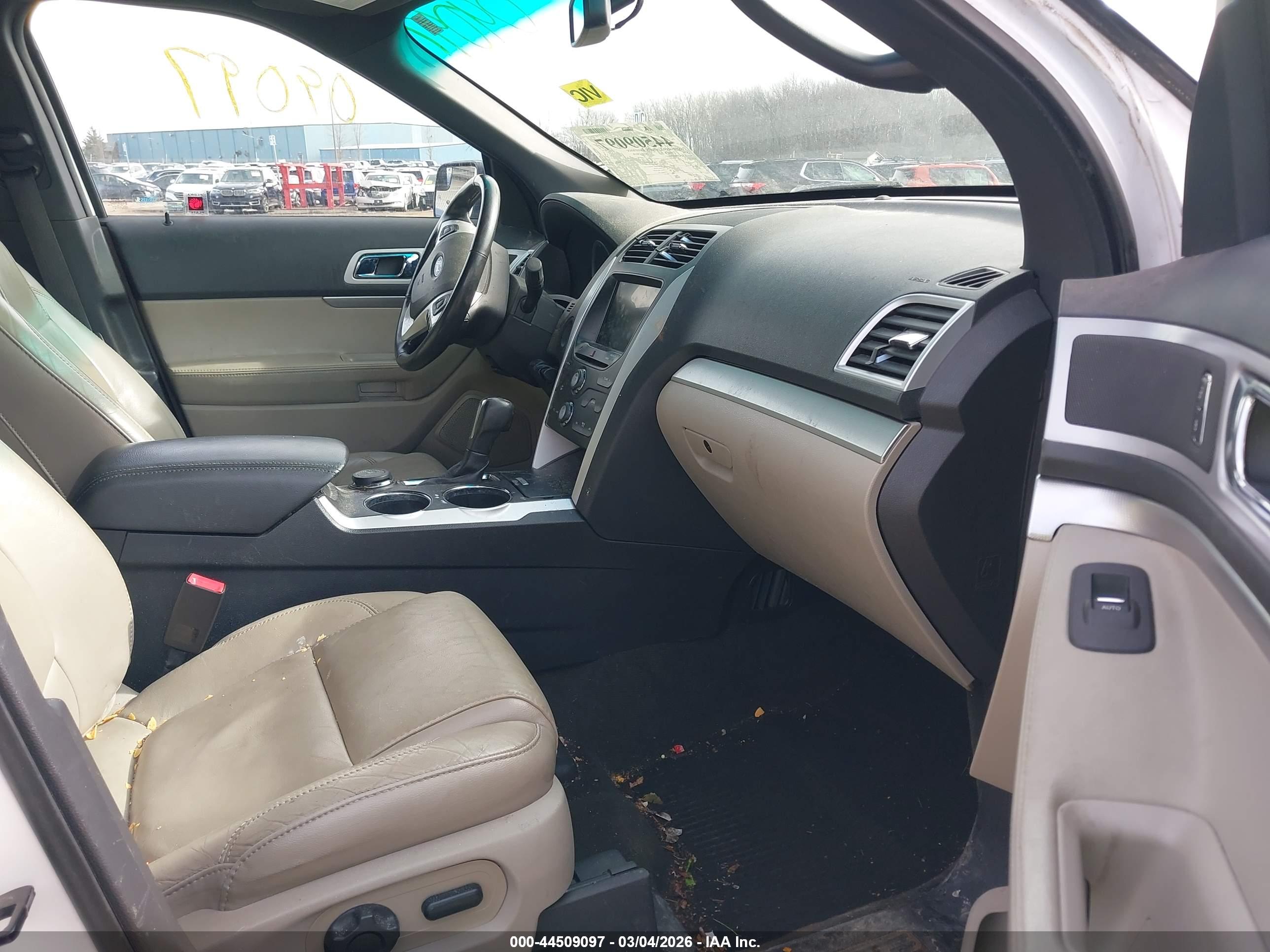 FORD EXPLORER image 5