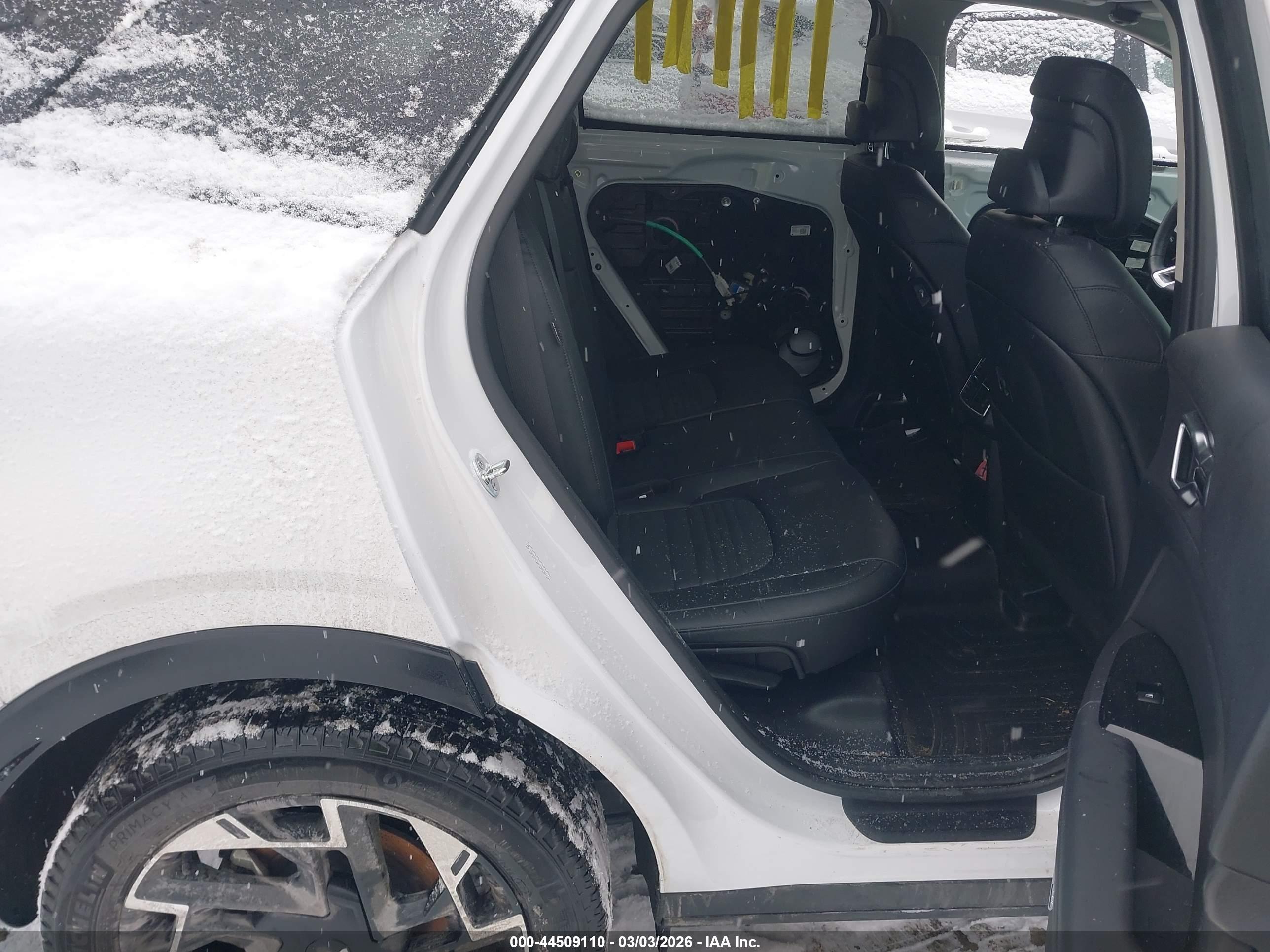 KIA SPORTAGE image 8