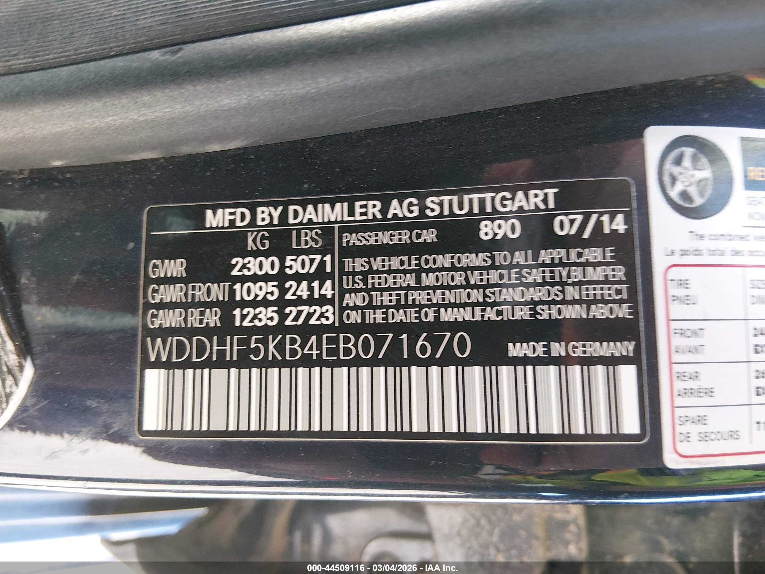 MERCEDES-BENZ E image 9