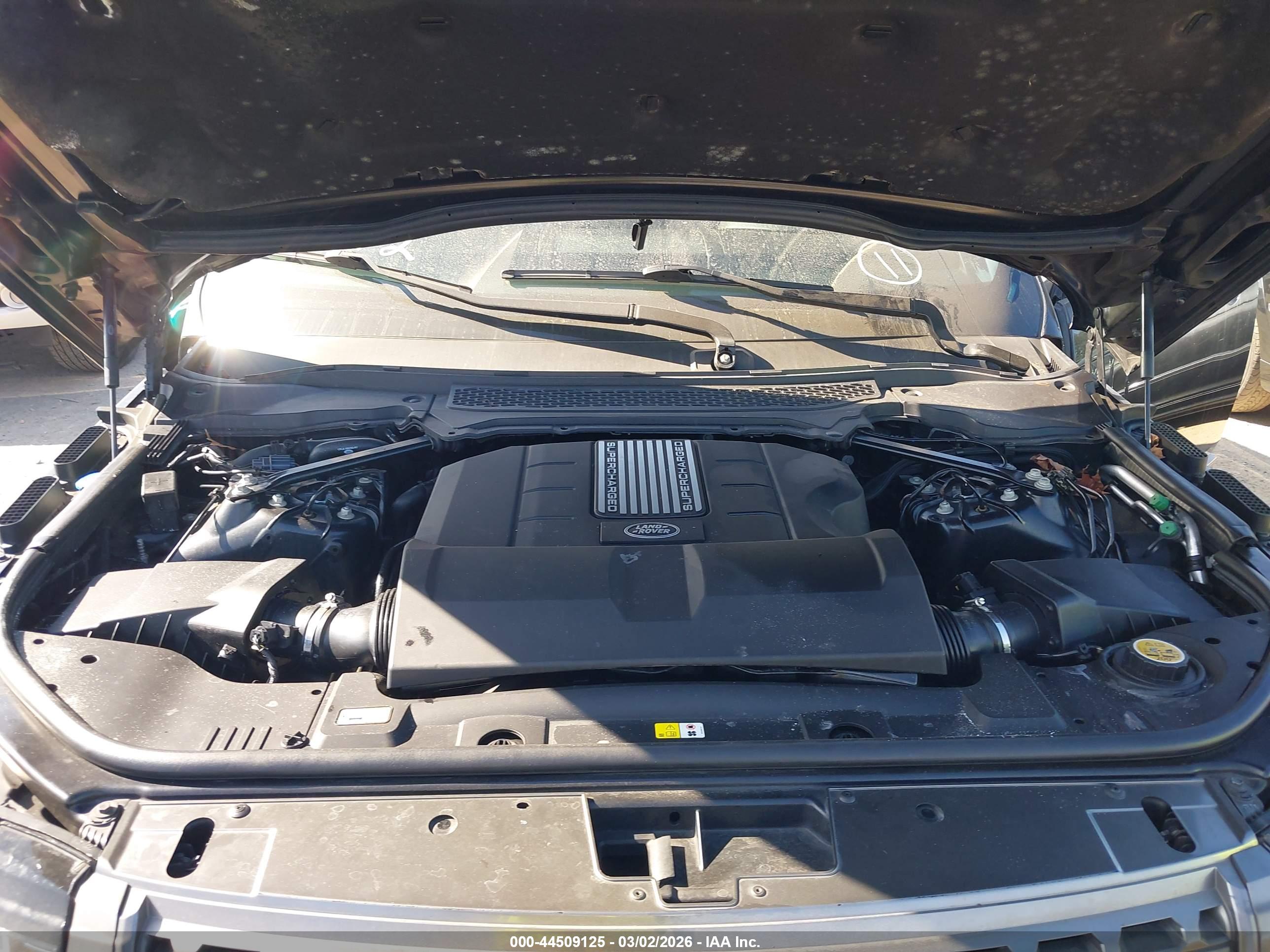 LAND ROVER image 10