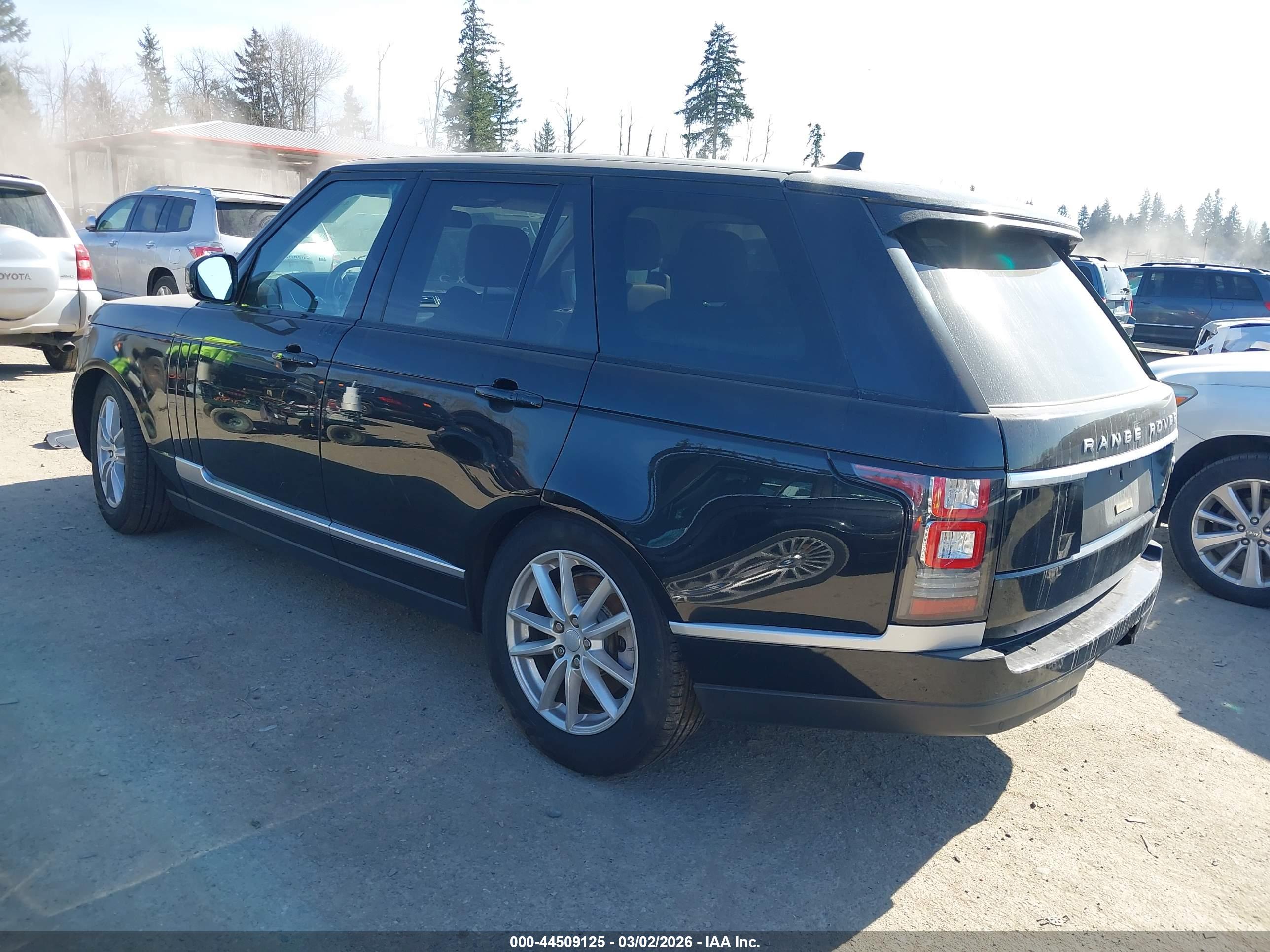 LAND ROVER image 3