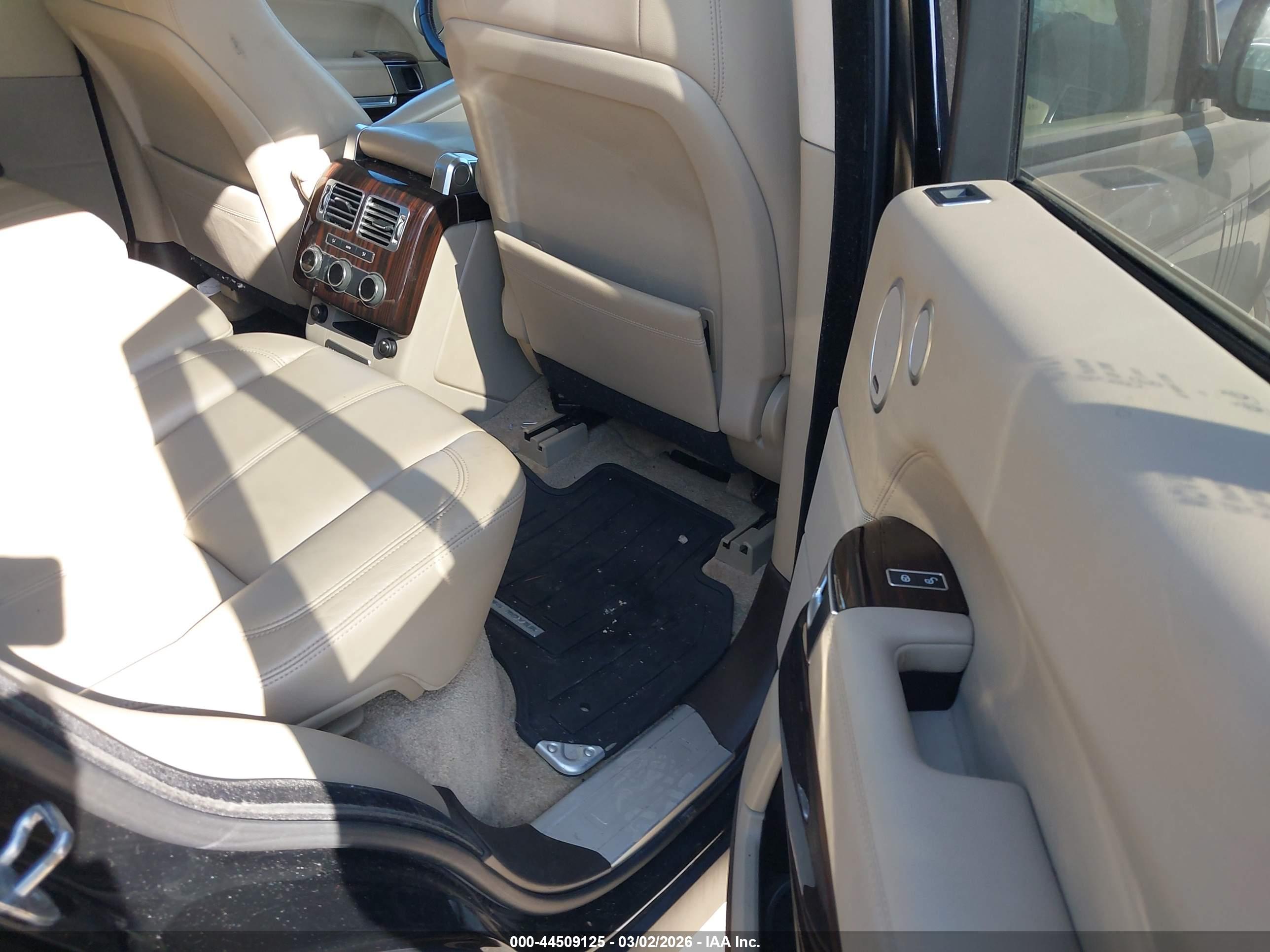 LAND ROVER image 8