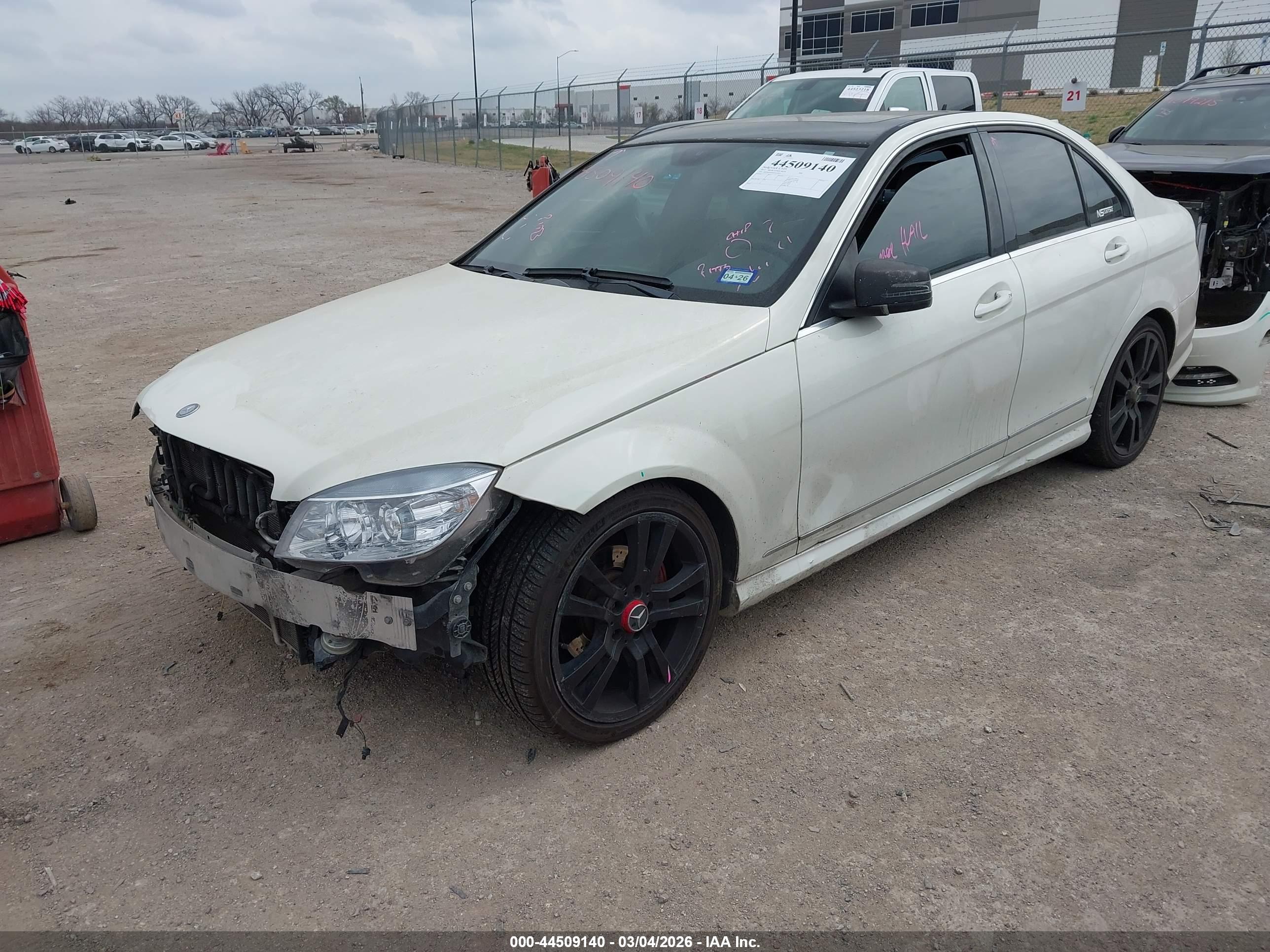 MERCEDES-BENZ C image 2