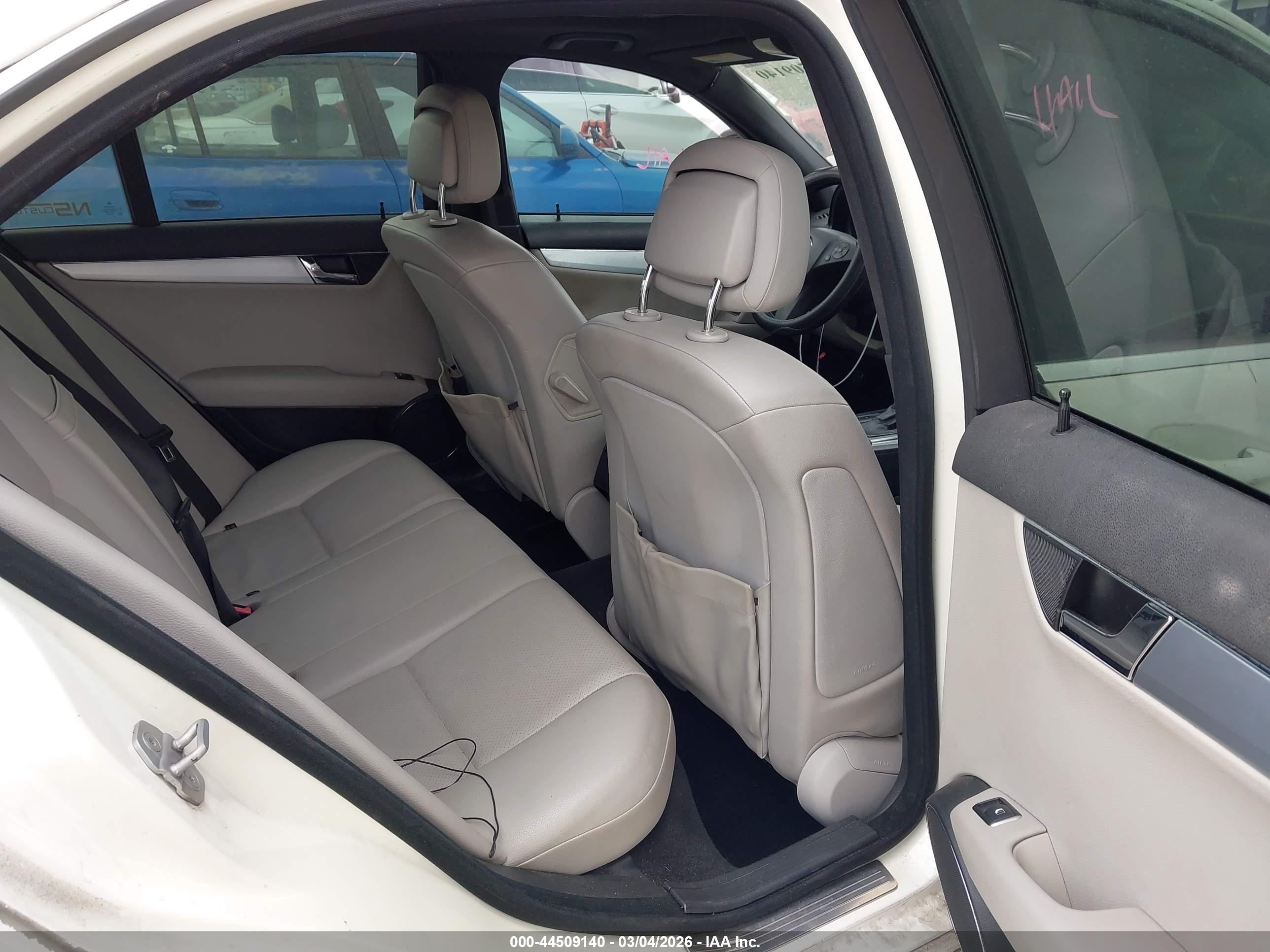 MERCEDES-BENZ C image 8