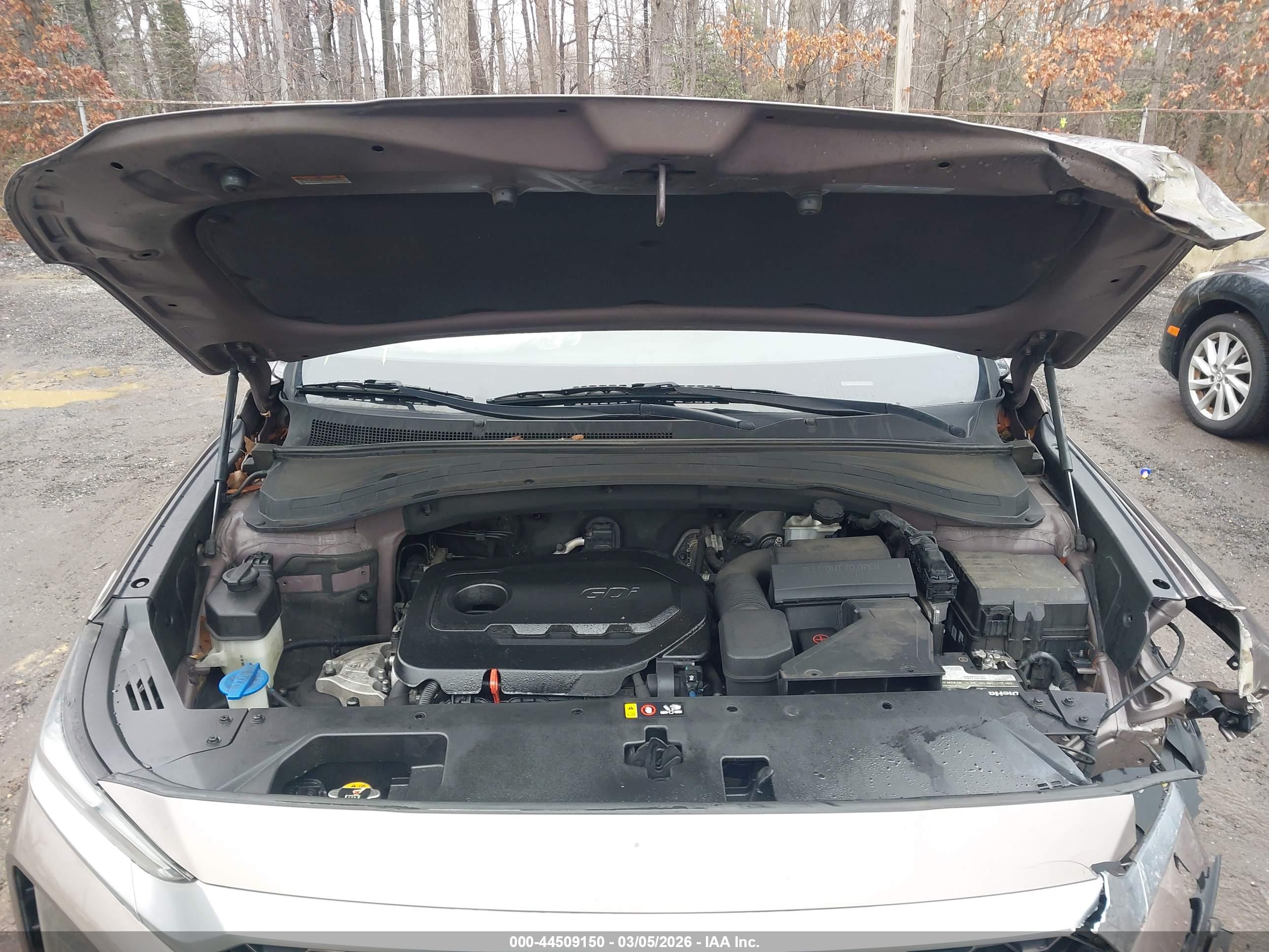 HYUNDAI SANTA image 10