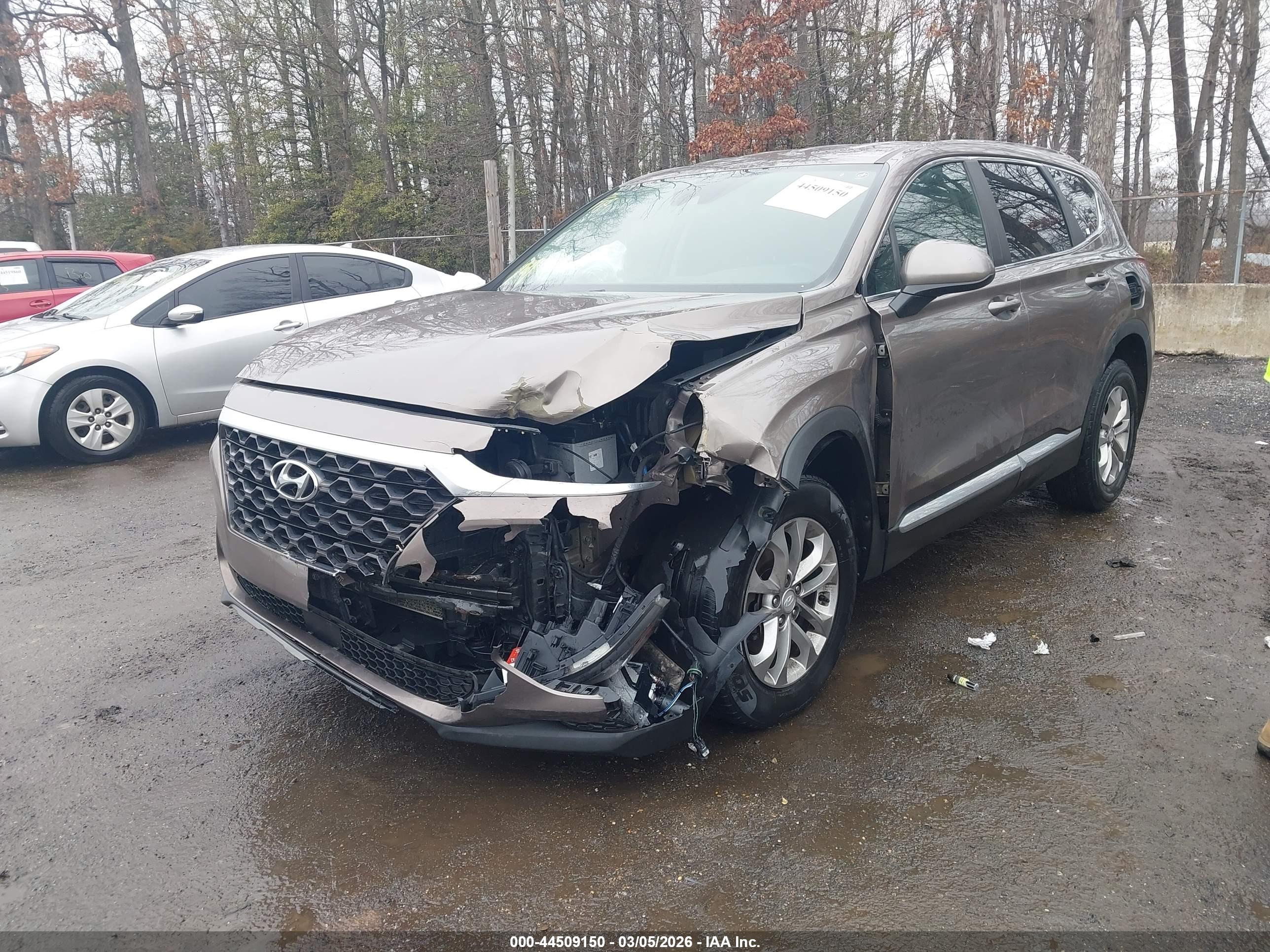 HYUNDAI SANTA image 2