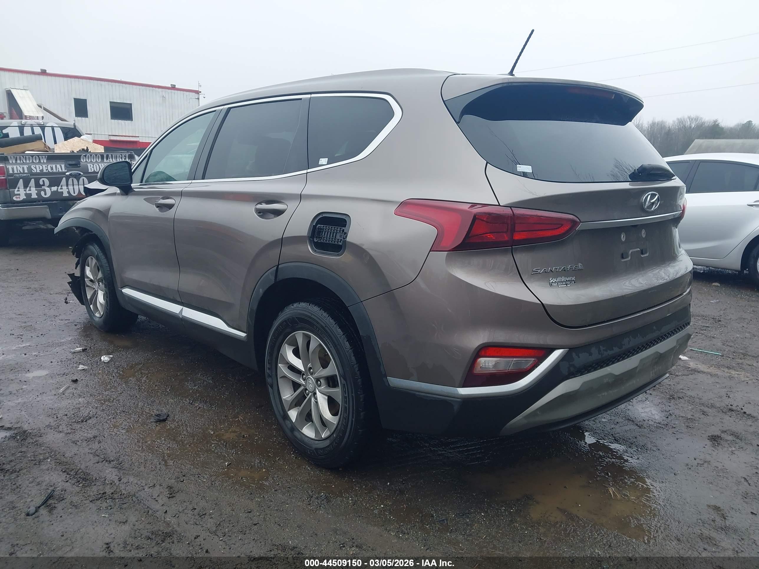 HYUNDAI SANTA image 3