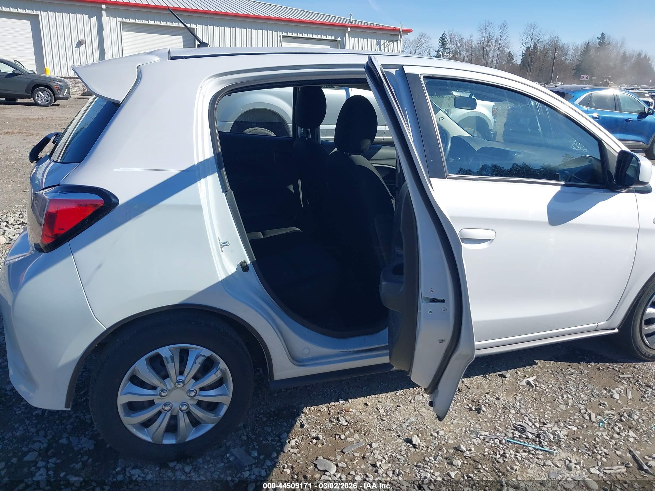 MITSUBISHI MIRAGE image 8