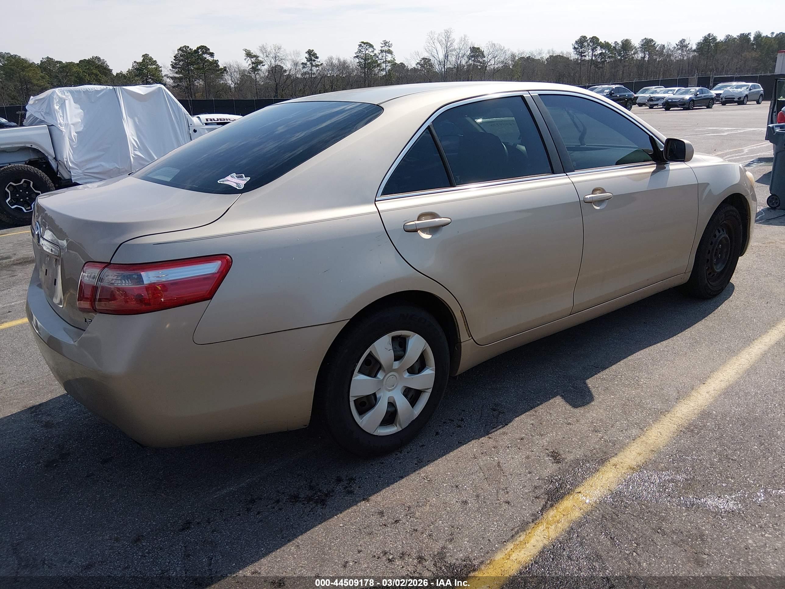 TOYOTA CAMRY image 4