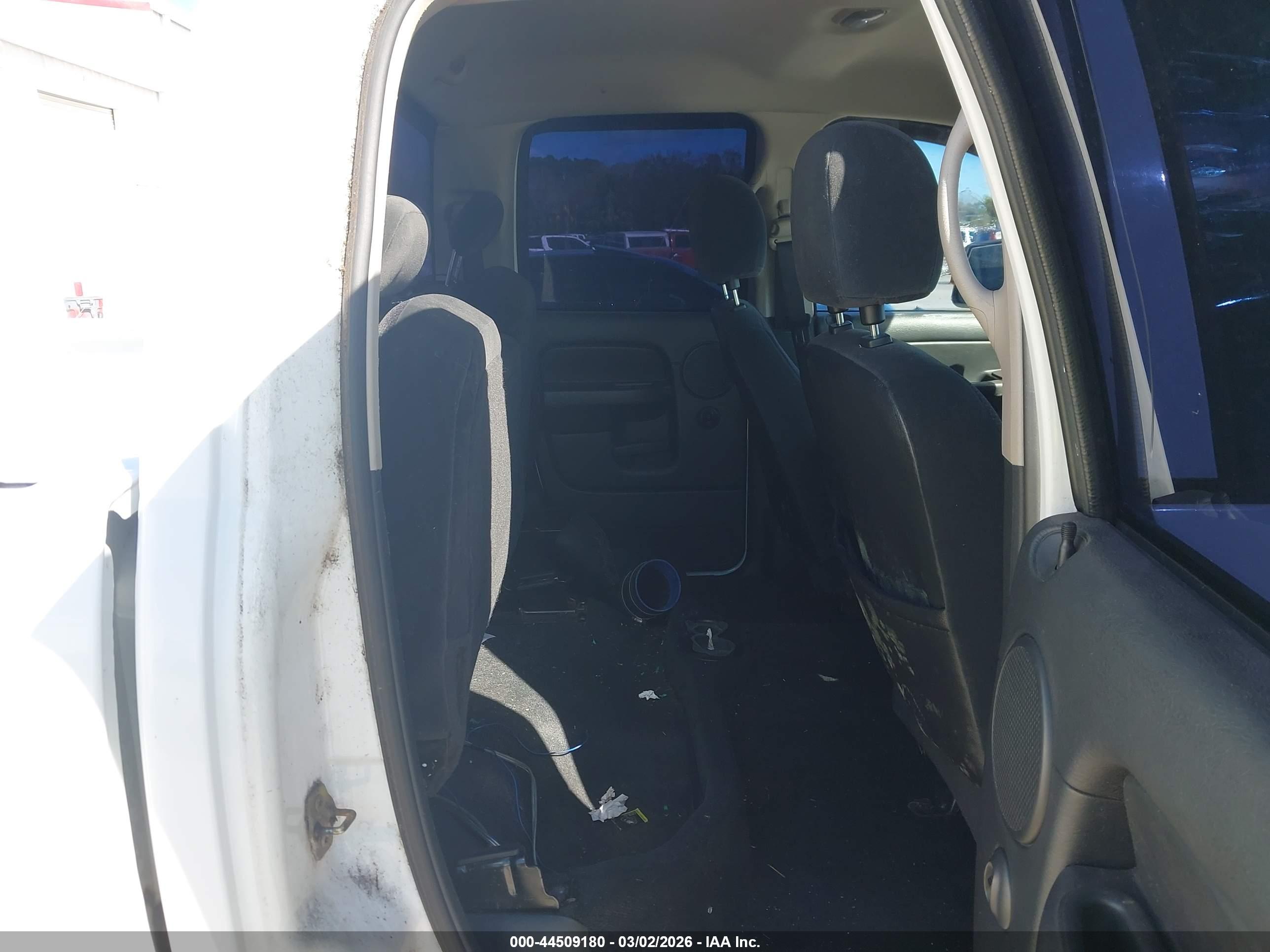 DODGE RAM image 8