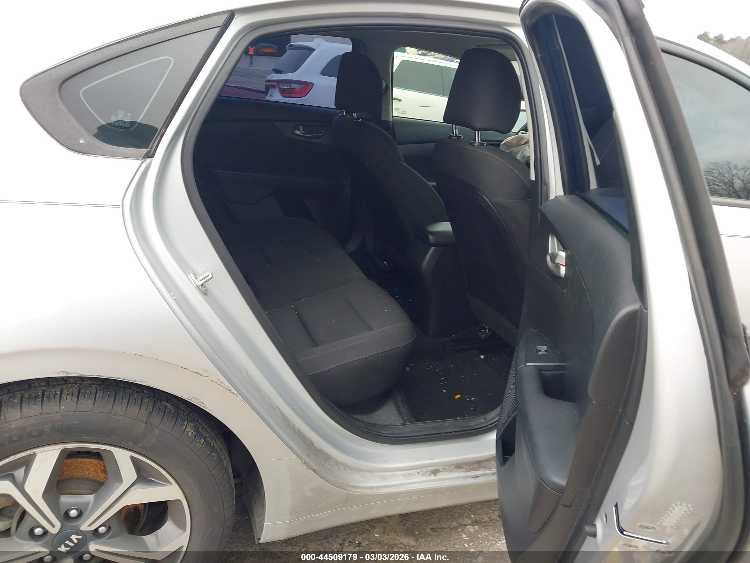 KIA FORTE image 8