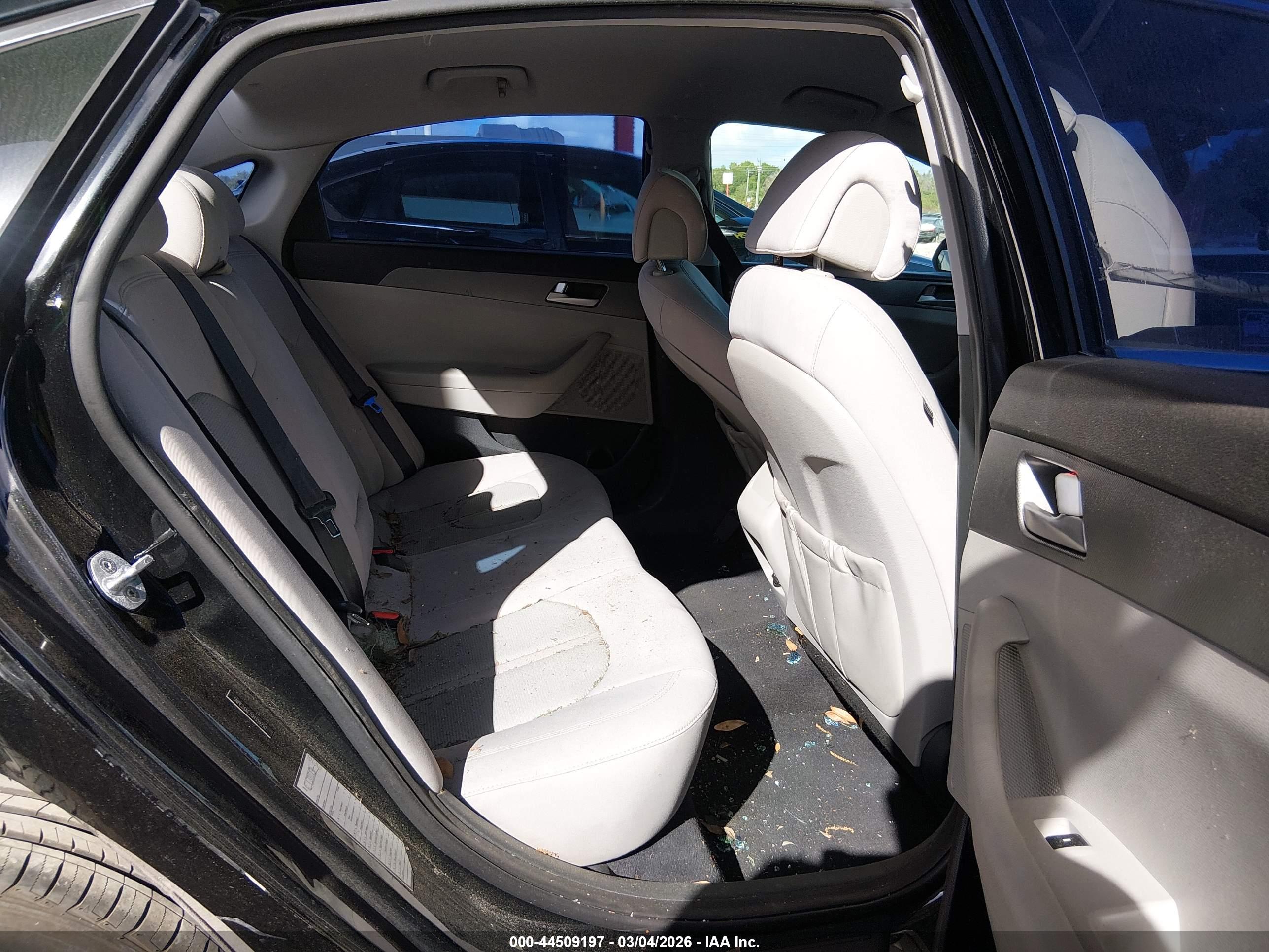 HYUNDAI SONATA image 8