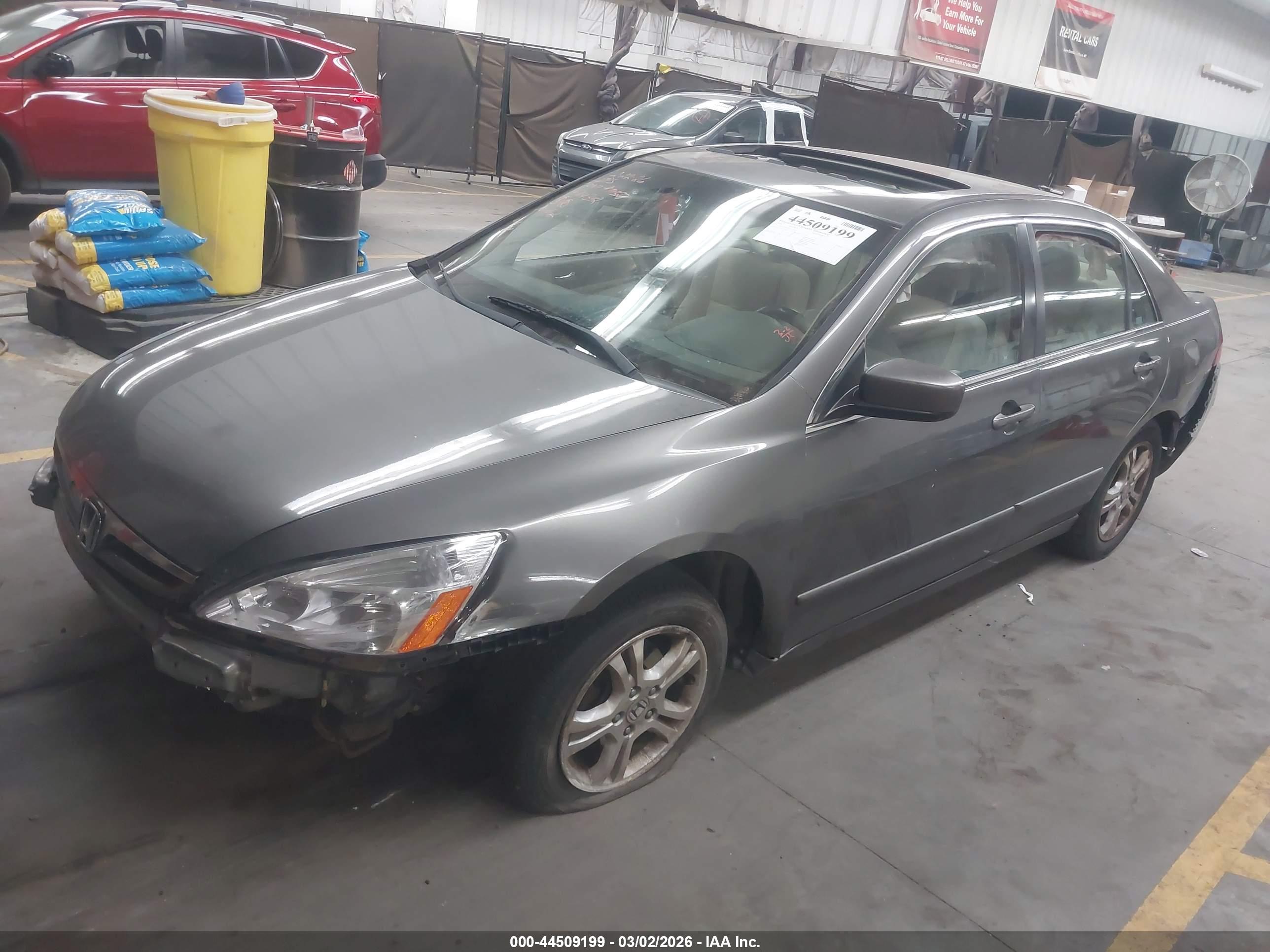HONDA ACCORD image 2